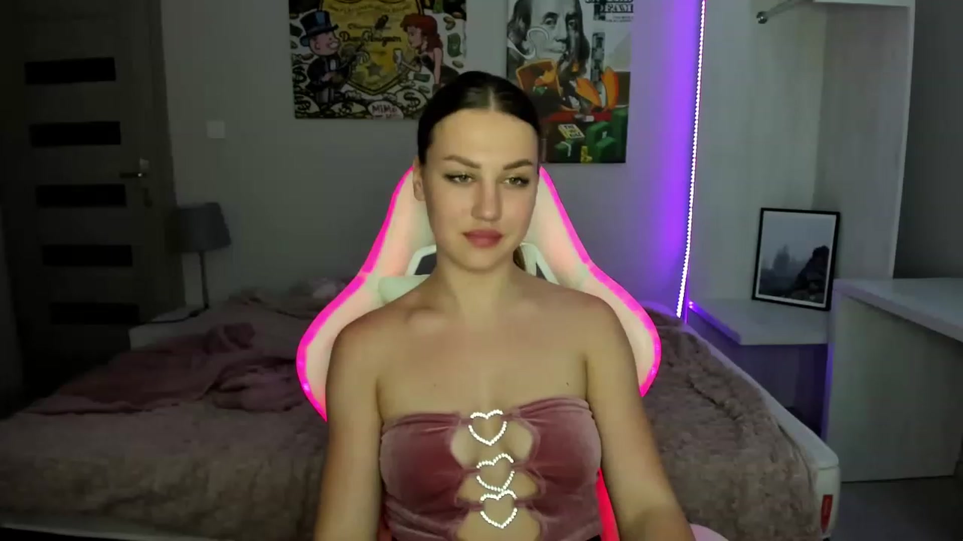 Gallery image thumbnail from FieryNikol's myfreecams stream on, 05/22/2023, 18:45 image 6 of 20