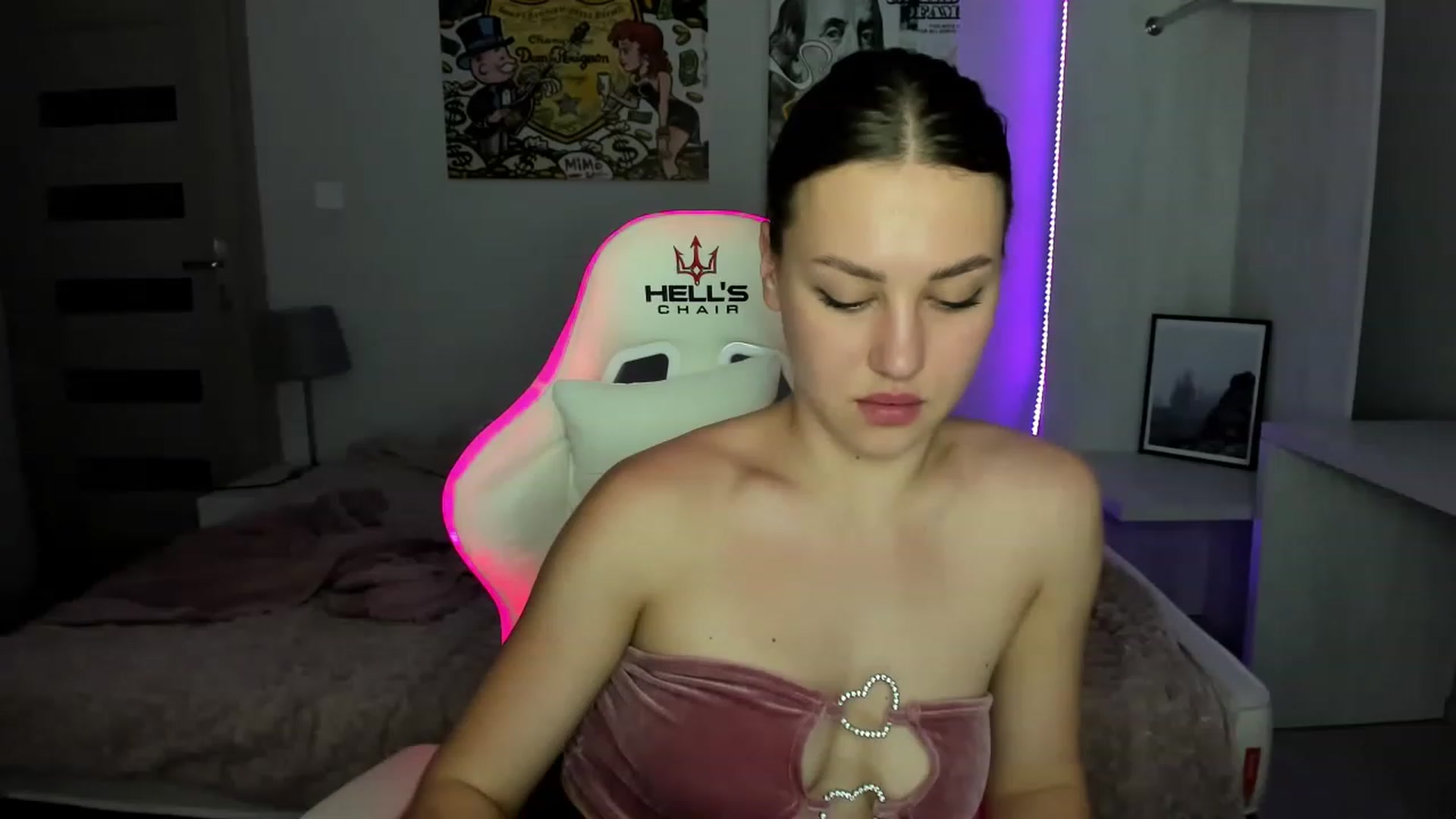 Gallery image thumbnail from FieryNikol's myfreecams stream on, 05/22/2023, 18:45 image 19 of 20