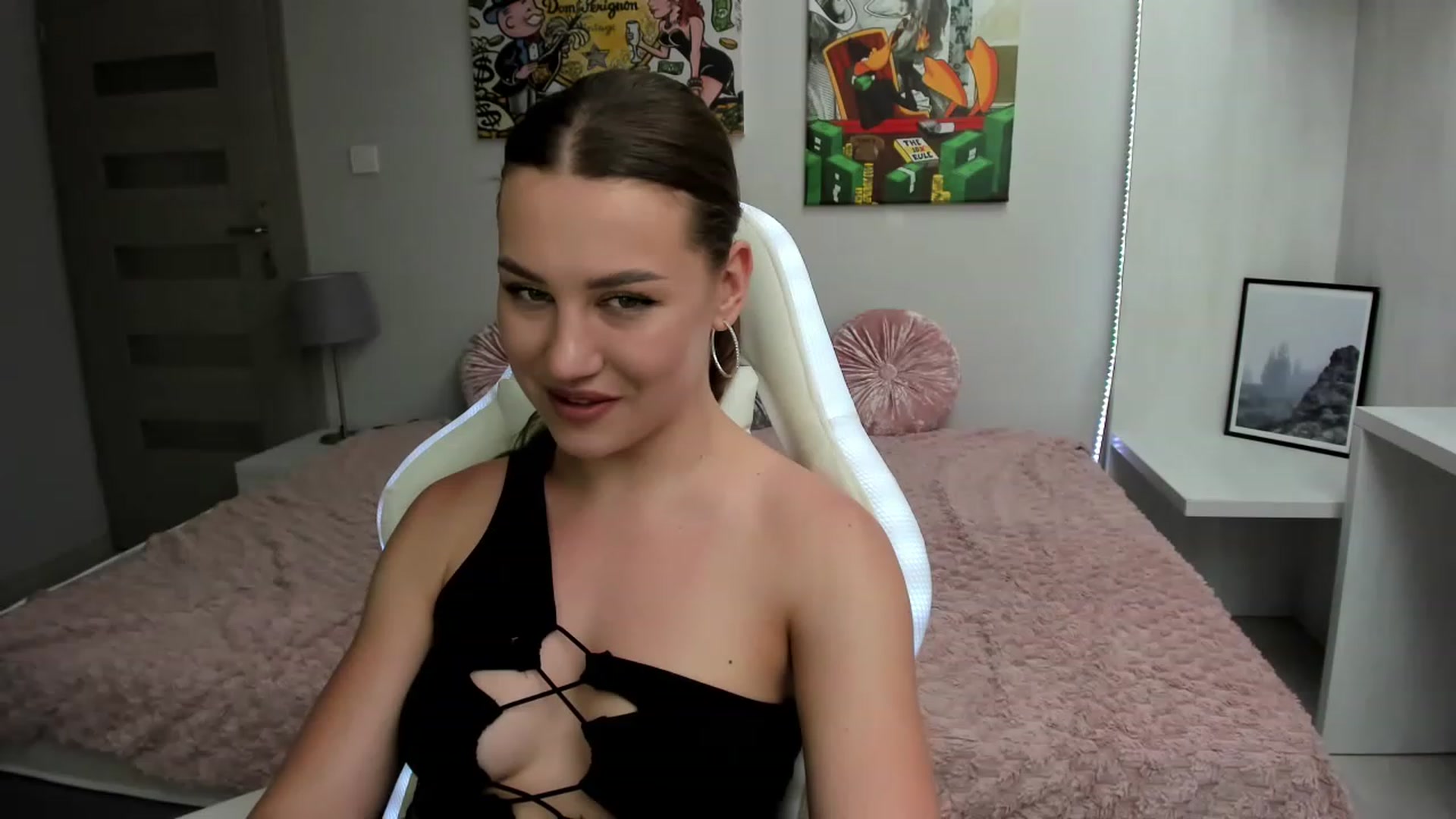 Gallery image thumbnail from FieryNikol's myfreecams stream on, 05/23/2023, 14:41 image 14 of 20