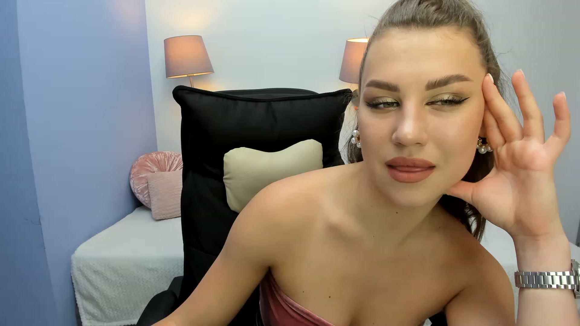 Gallery image thumbnail from FieryNikol's myfreecams stream on, 06/04/2023, 12:47 image 8 of 20