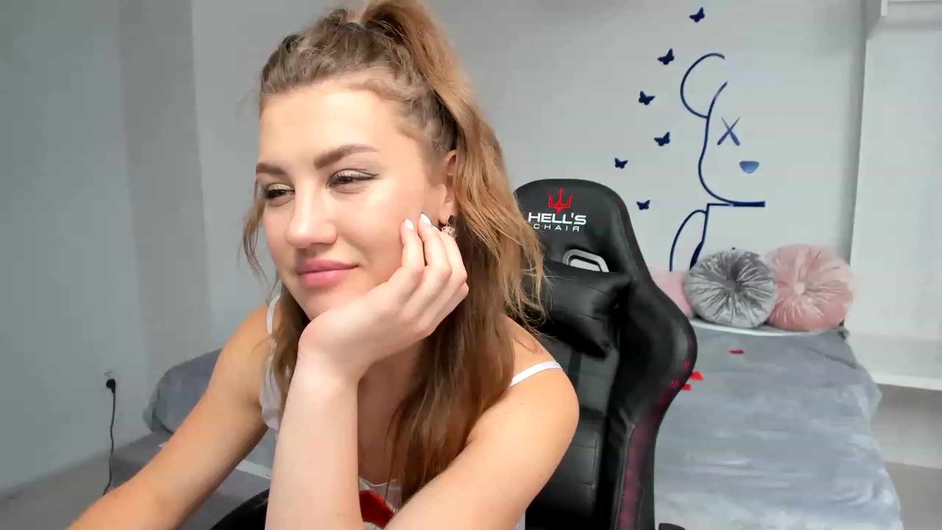 Gallery image thumbnail from FieryNikol's myfreecams stream on, 06/05/2023, 13:32 image 11 of 20