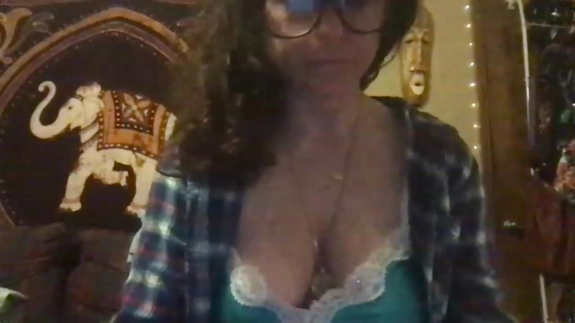 Gallery image thumbnail from Fifilarue1313's myfreecams stream on, 11/16/2022, 14:29 image 1 of 20