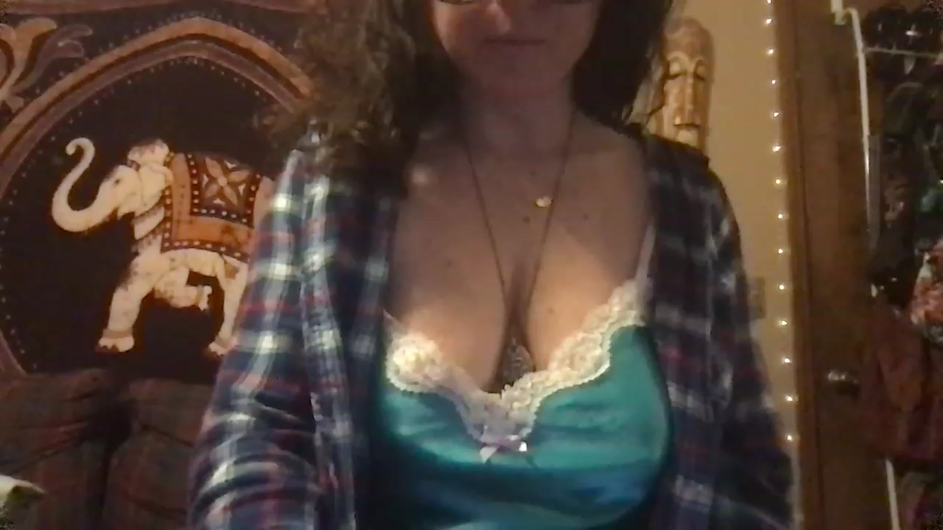 Gallery image thumbnail from Fifilarue1313's myfreecams stream on, 11/16/2022, 14:29 image 20 of 20