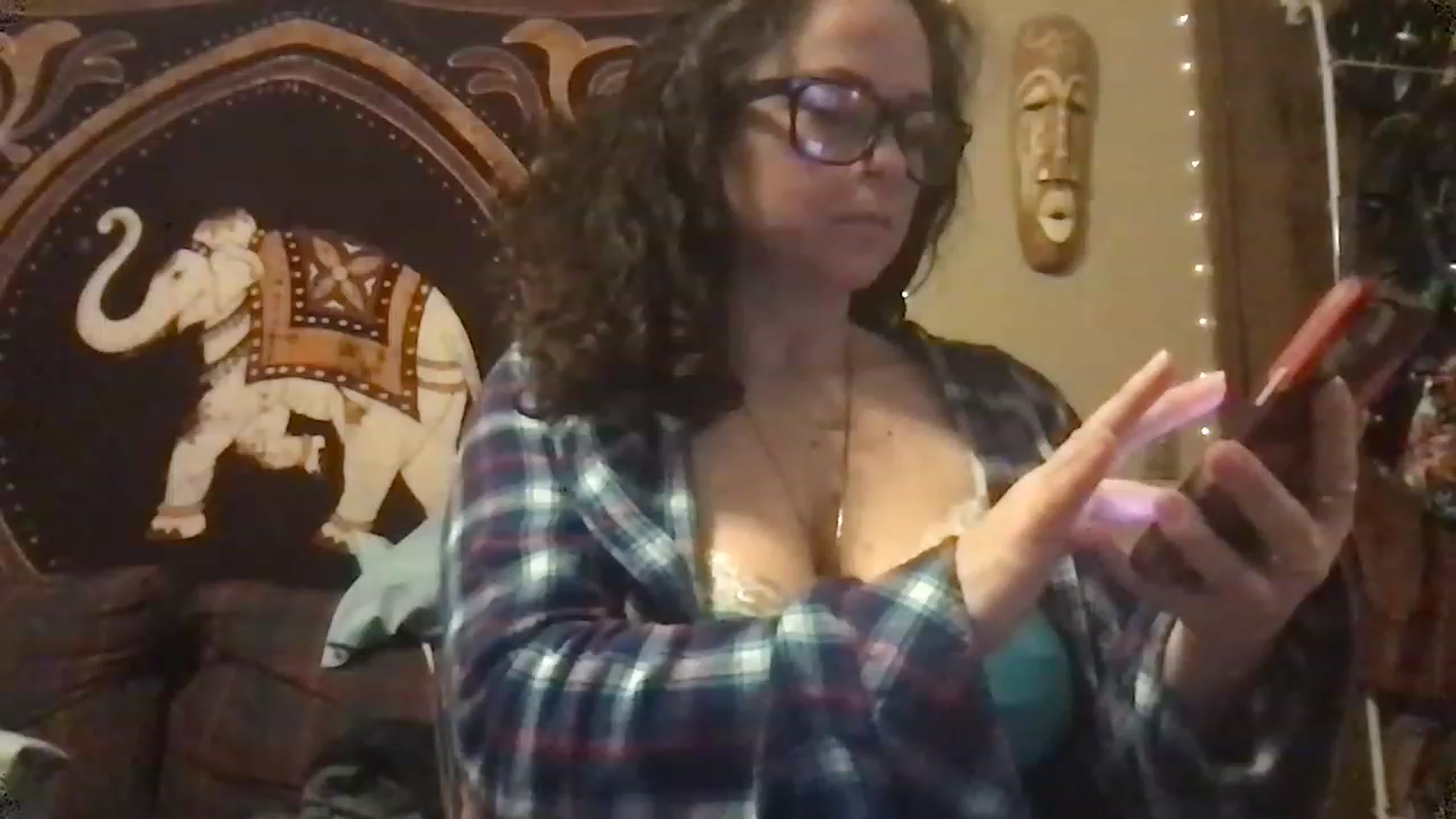 Gallery image thumbnail from Fifilarue1313's myfreecams stream on, 11/16/2022, 14:29 image 14 of 20