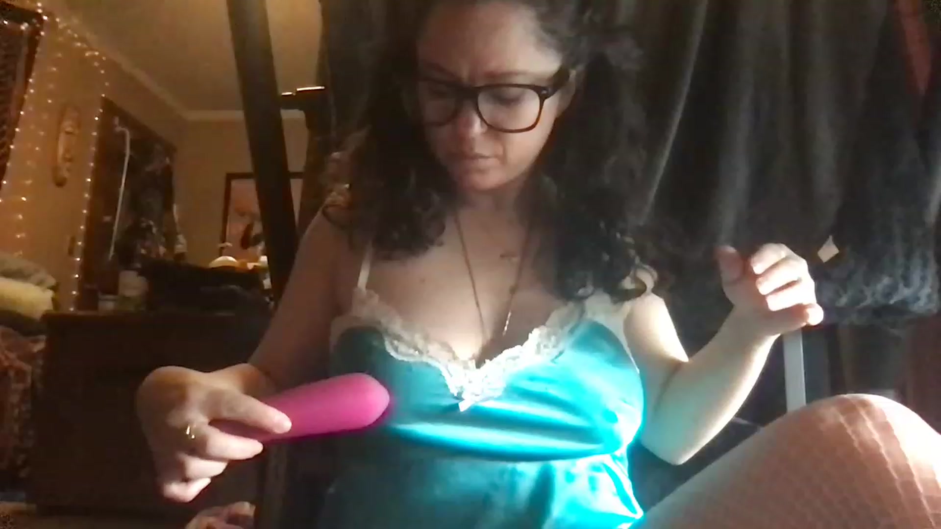 Gallery image thumbnail from Fifilarue1313's myfreecams stream on, 11/16/2022, 17:37 image 4 of 20
