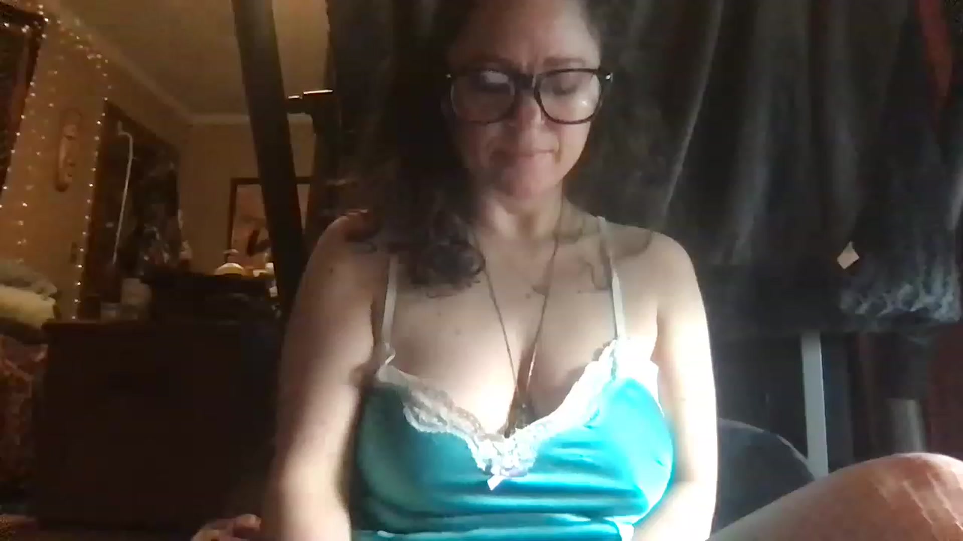 Gallery image thumbnail from Fifilarue1313's myfreecams stream on, 11/16/2022, 17:37 image 2 of 20