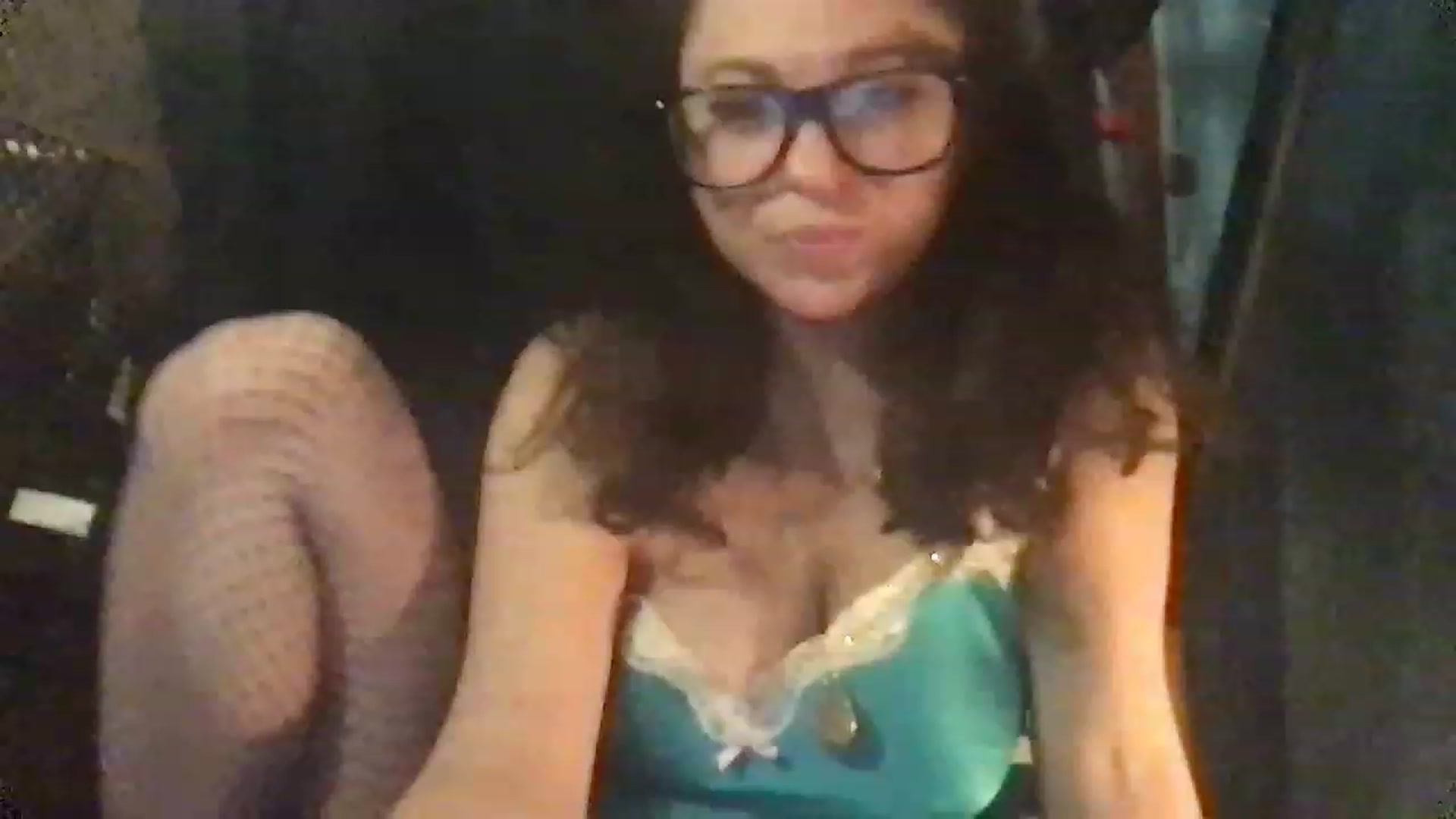 Gallery image thumbnail from Fifilarue1313's myfreecams stream on, 11/18/2022, 11:08 image 20 of 20
