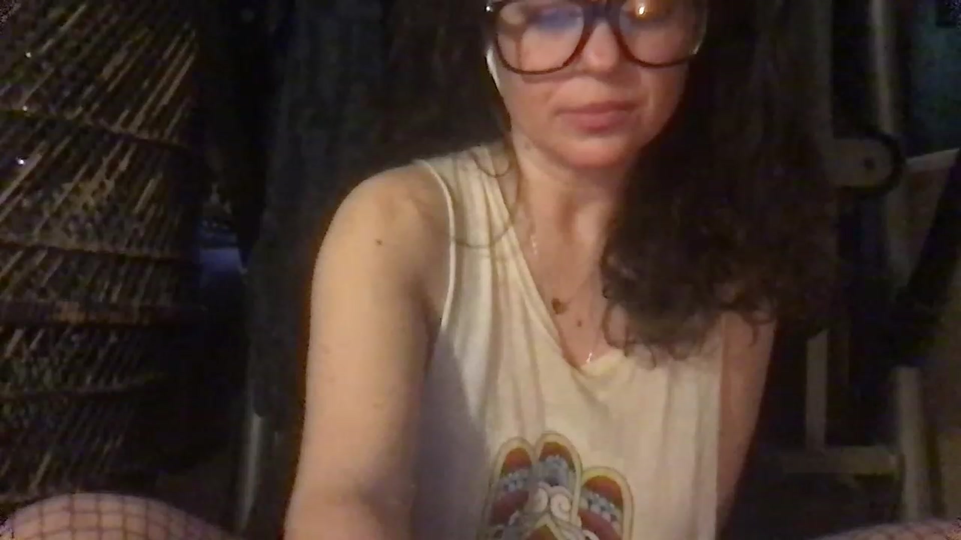 Gallery image thumbnail from Fifilarue1313's myfreecams stream on, 11/21/2022, 11:53 image 8 of 20