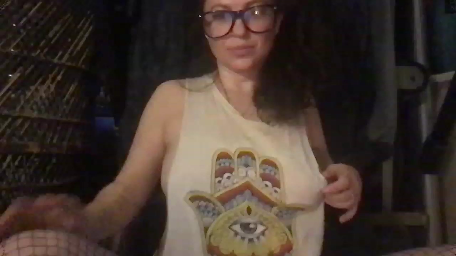 Gallery image thumbnail from Fifilarue1313's myfreecams stream on, 11/21/2022, 11:53 image 6 of 20