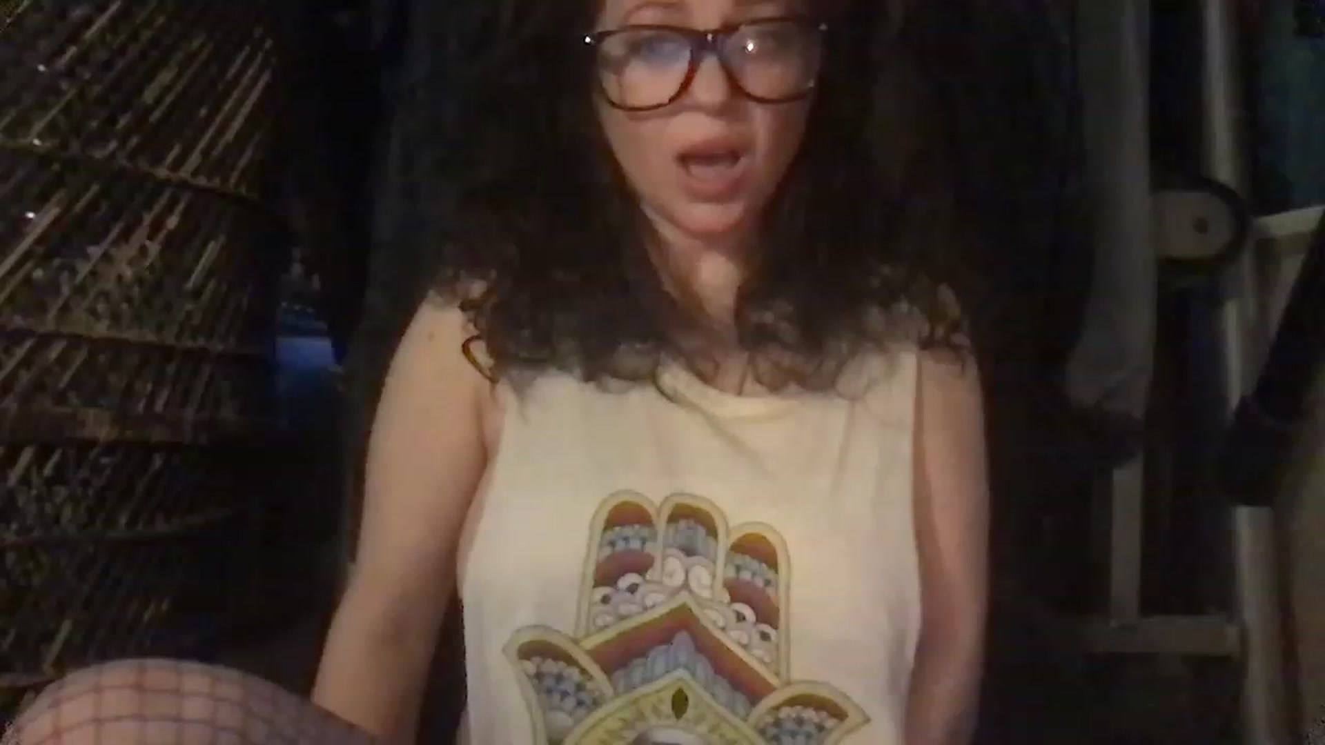 Gallery image thumbnail from Fifilarue1313's myfreecams stream on, 11/21/2022, 11:53 image 17 of 20