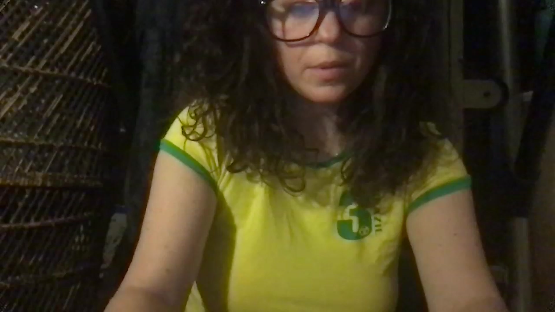 Gallery image thumbnail from Fifilarue1313's myfreecams stream on, 11/23/2022, 07:17 image 9 of 20