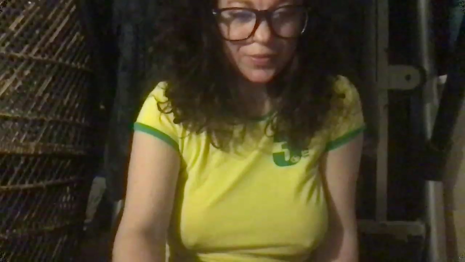 Gallery image thumbnail from Fifilarue1313's myfreecams stream on, 11/23/2022, 07:17 image 7 of 20