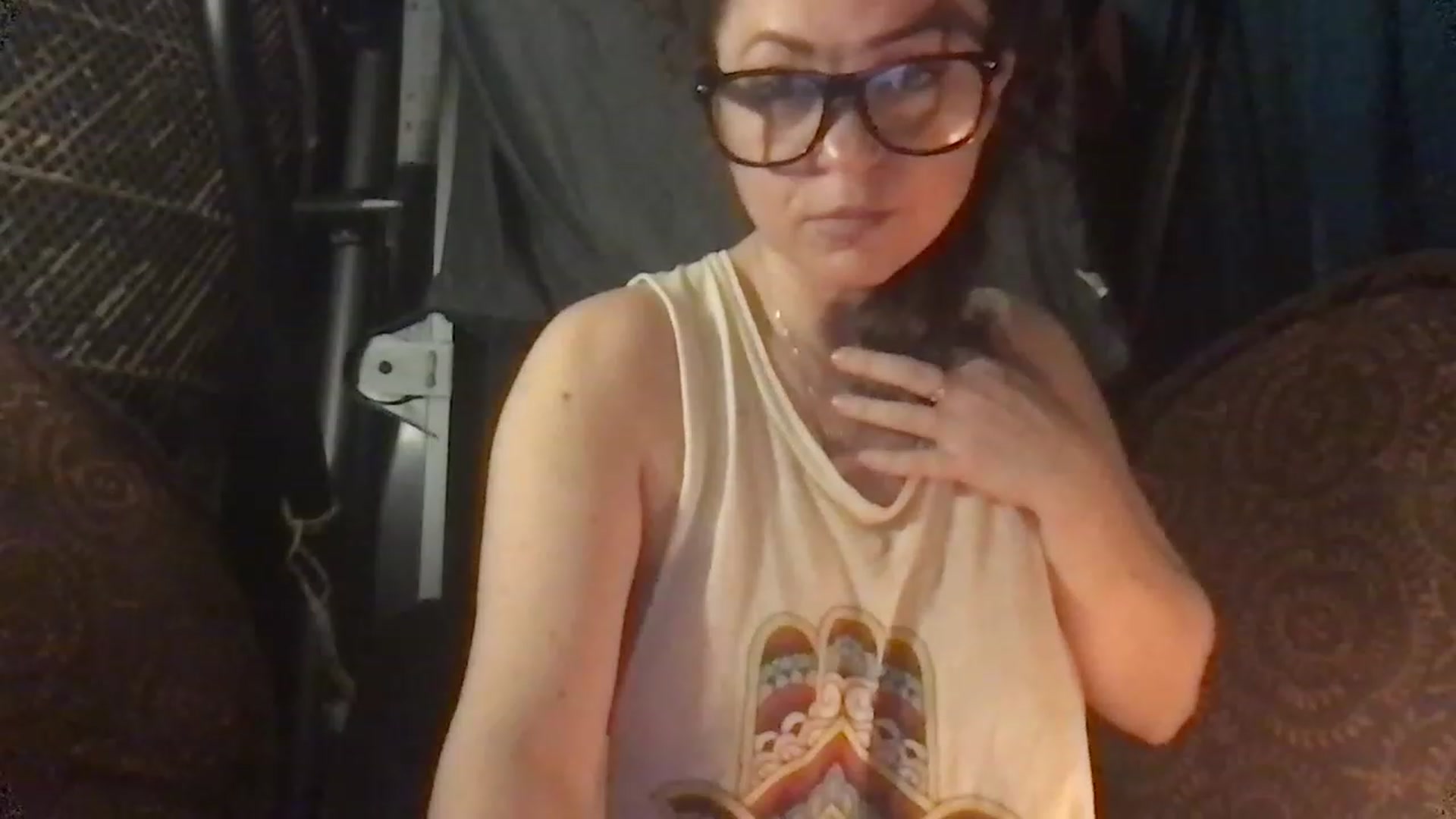 Gallery image thumbnail from Fifilarue1313's myfreecams stream on, 12/06/2022, 10:07 image 9 of 20