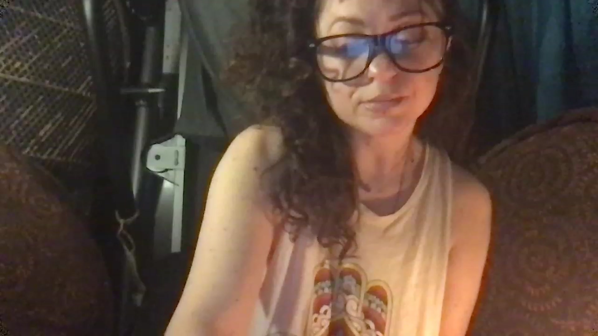 Gallery image thumbnail from Fifilarue1313's myfreecams stream on, 12/06/2022, 10:07 image 7 of 20
