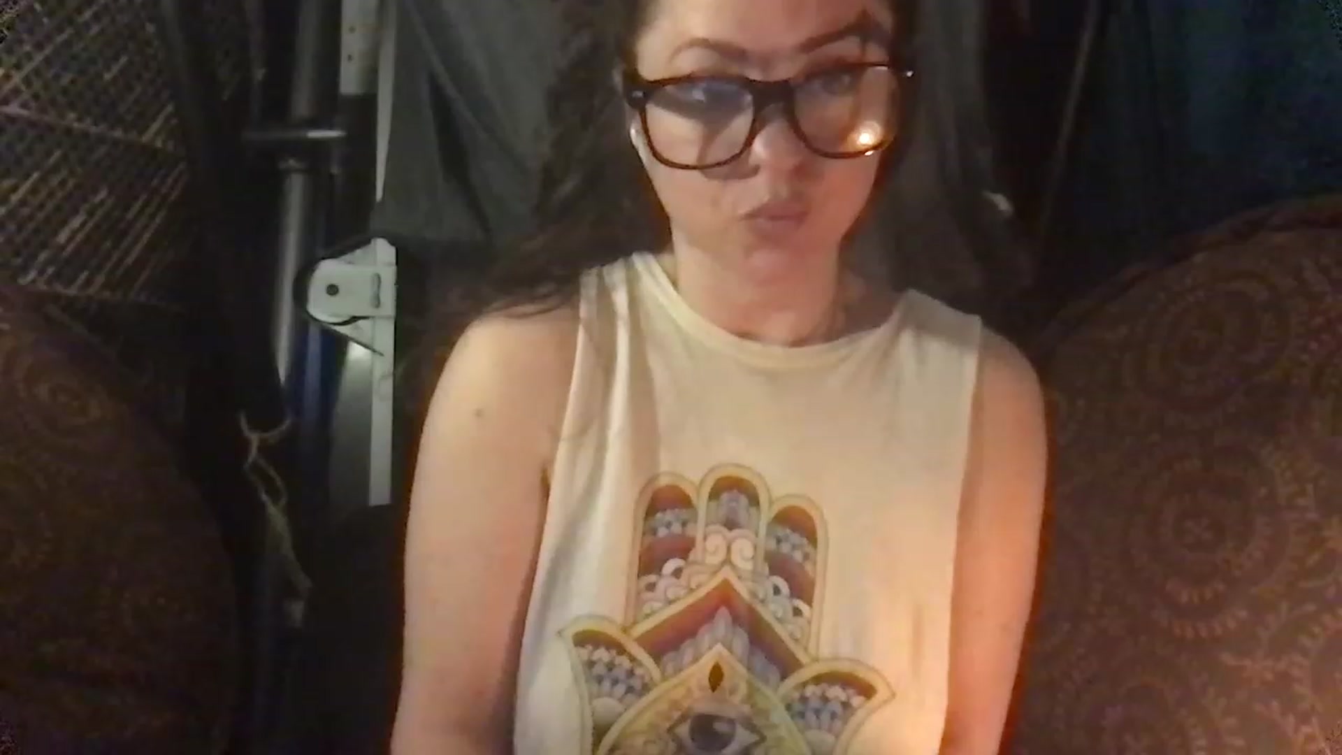 Gallery image thumbnail from Fifilarue1313's myfreecams stream on, 12/06/2022, 10:07 image 17 of 20