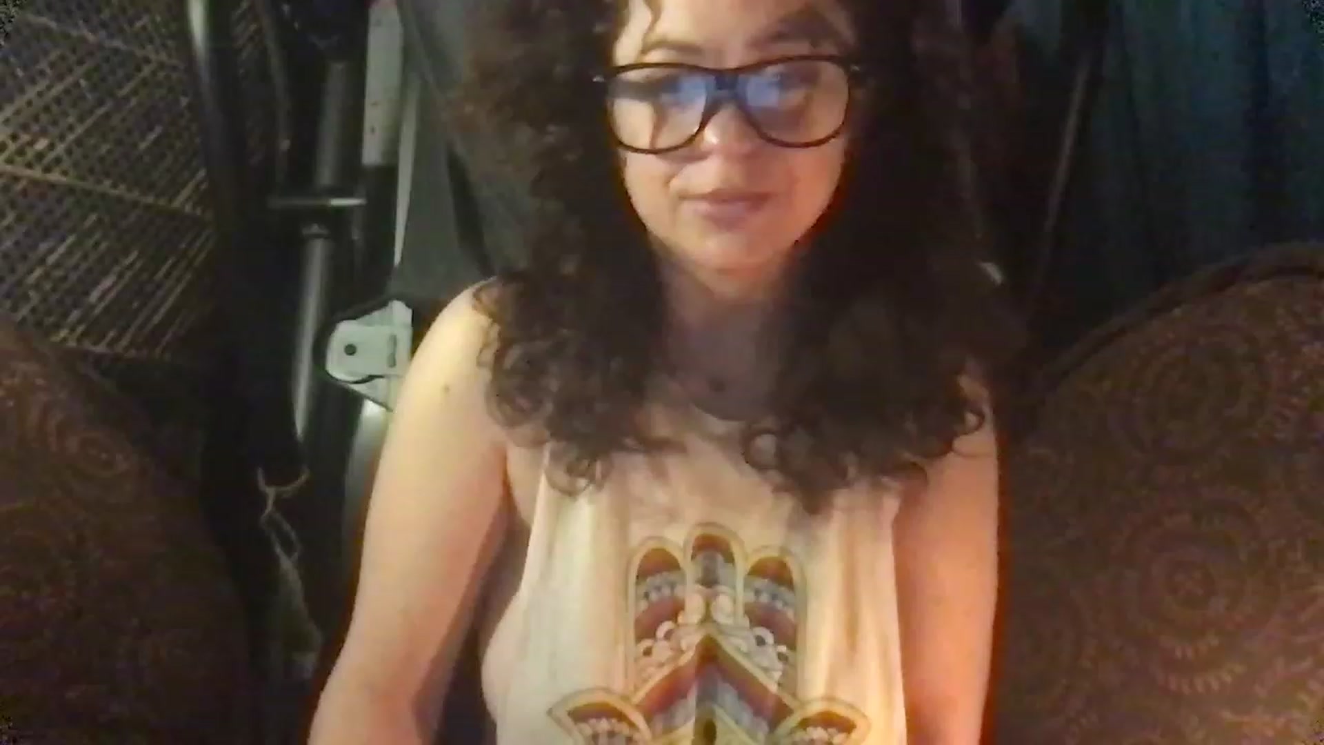 Gallery image thumbnail from Fifilarue1313's myfreecams stream on, 12/06/2022, 10:07 image 6 of 20