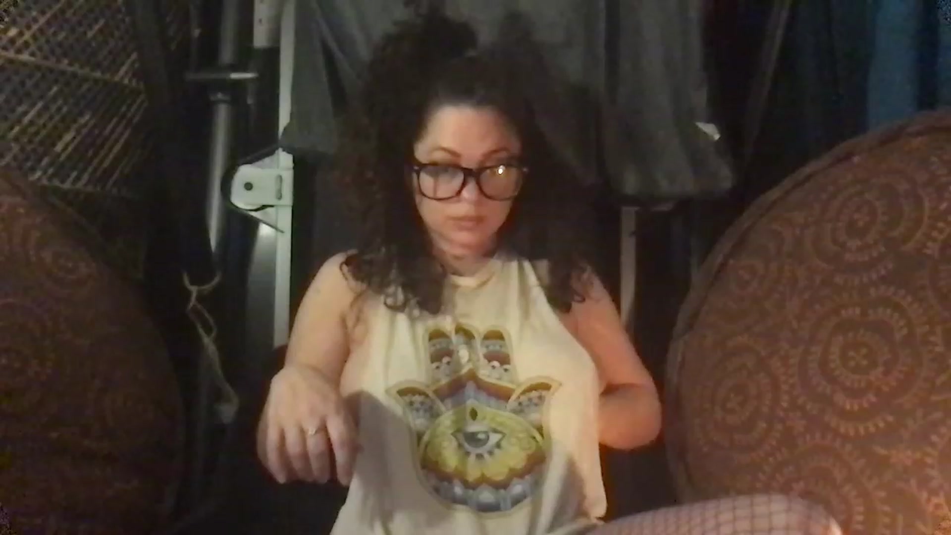 Gallery image thumbnail from Fifilarue1313's myfreecams stream on, 12/06/2022, 10:07 image 5 of 20