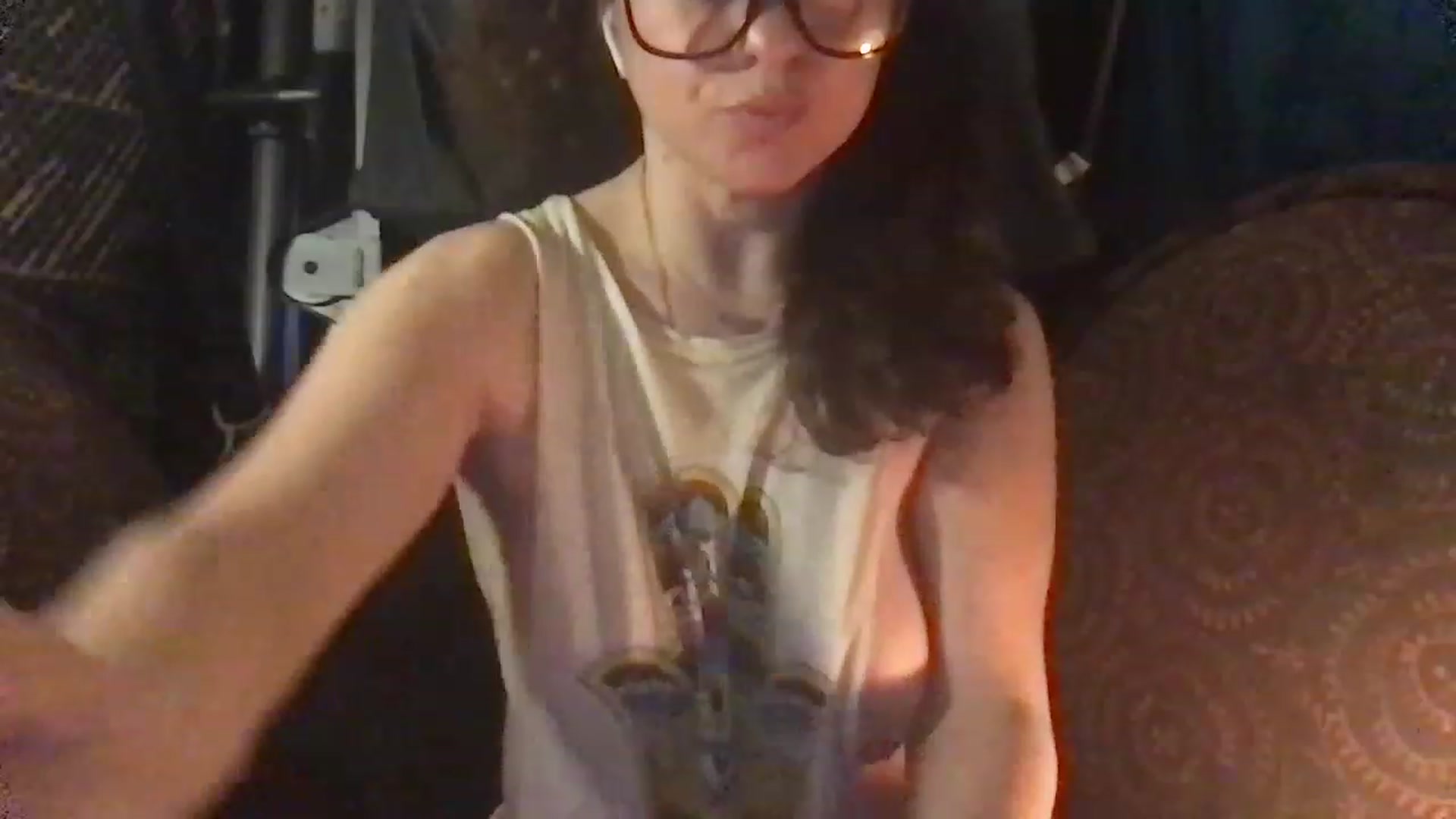 Gallery image thumbnail from Fifilarue1313's myfreecams stream on, 12/06/2022, 10:57 image 3 of 20