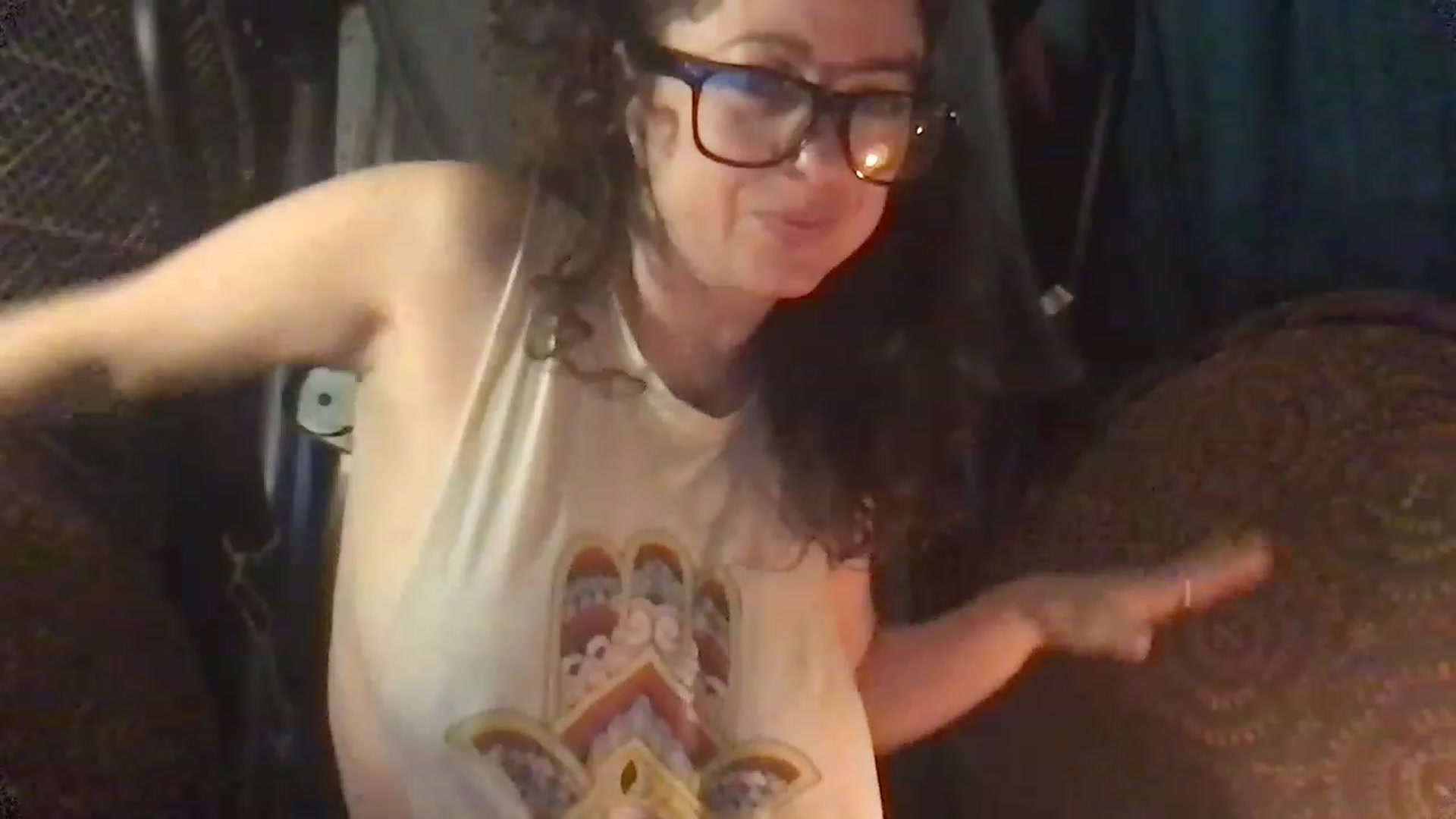 Gallery image thumbnail from Fifilarue1313's myfreecams stream on, 12/06/2022, 10:57 image 4 of 20