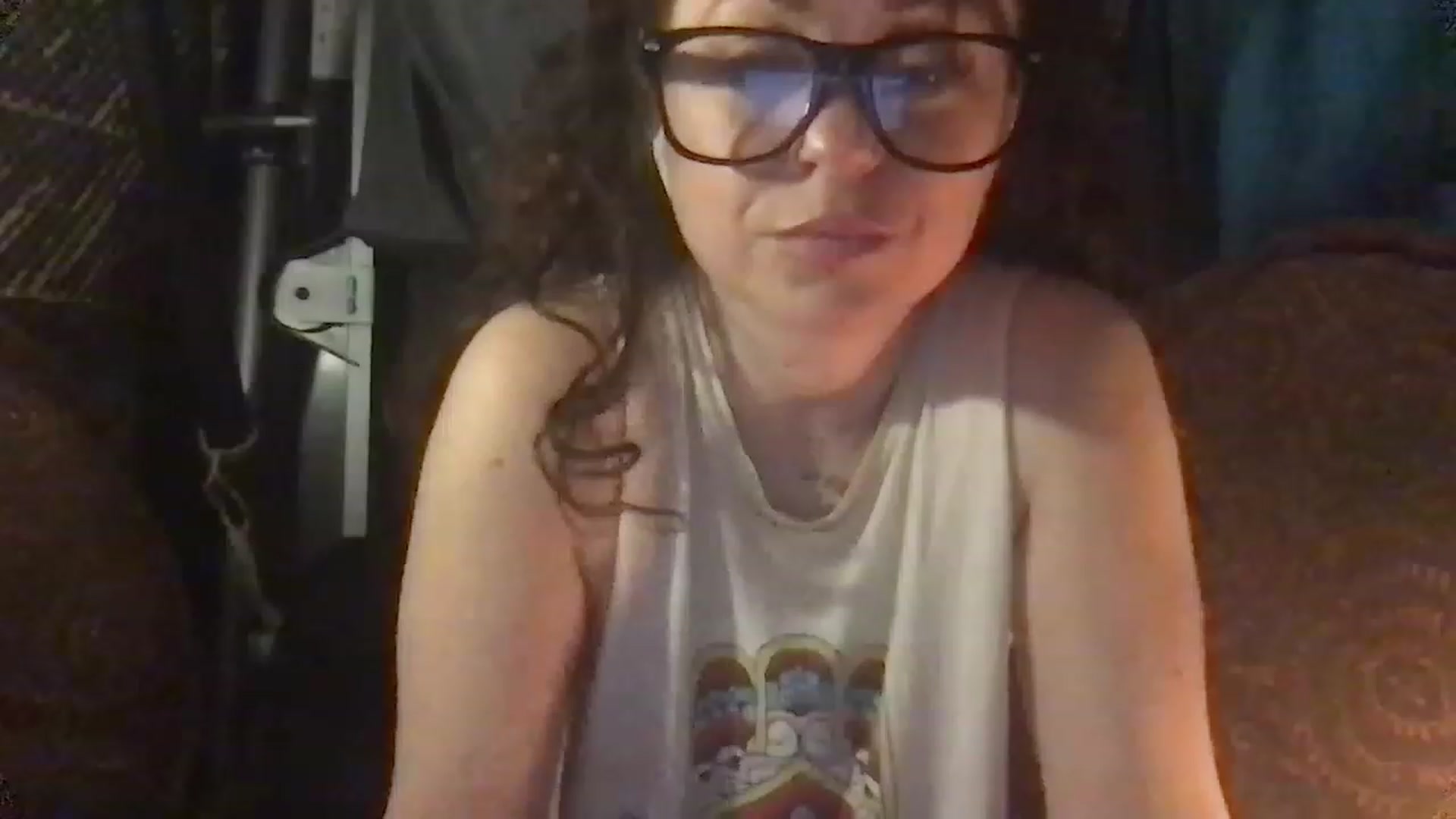 Gallery image thumbnail from Fifilarue1313's myfreecams stream on, 12/06/2022, 10:57 image 16 of 20