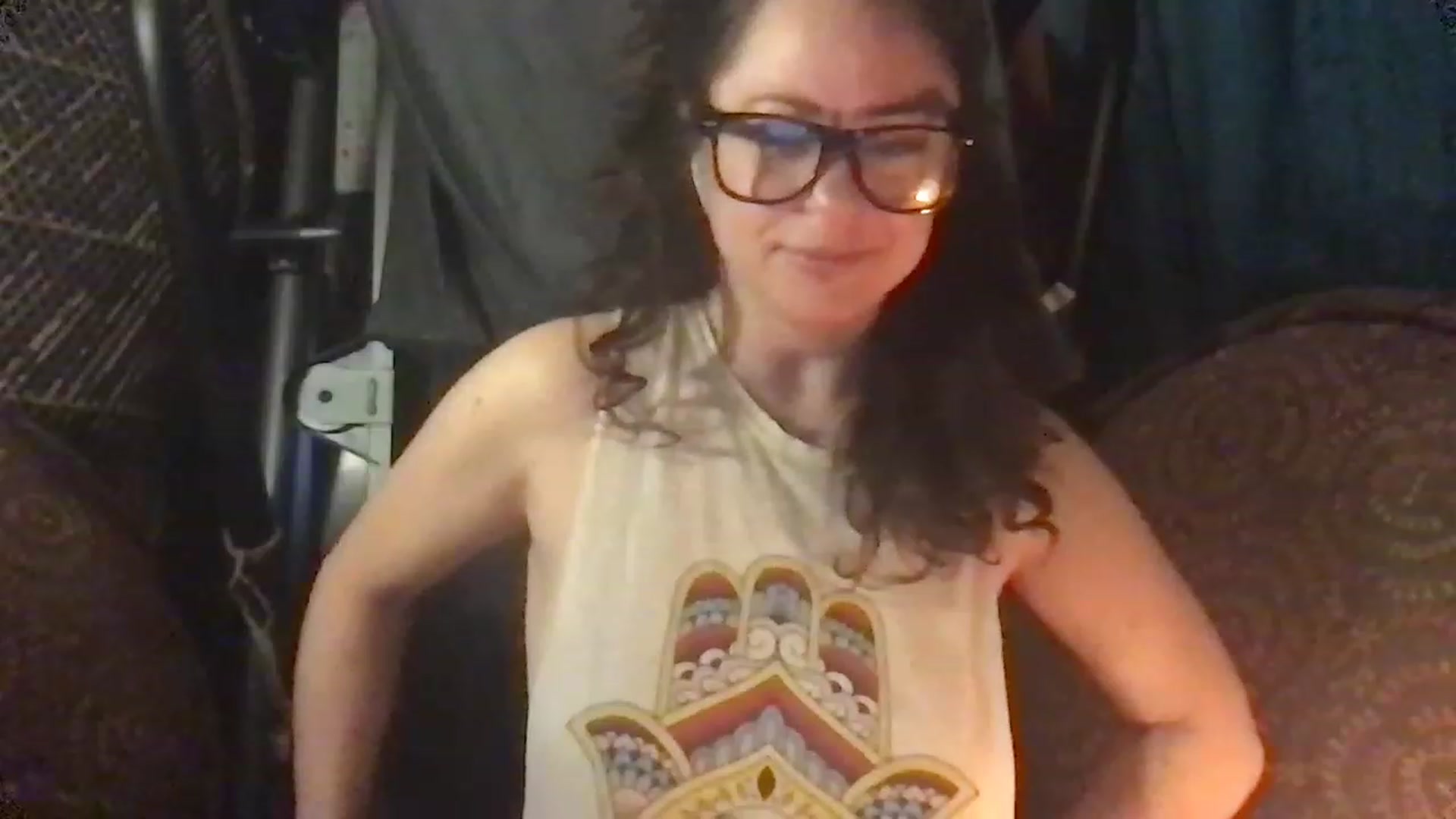 Gallery image thumbnail from Fifilarue1313's myfreecams stream on, 12/06/2022, 10:57 image 6 of 20