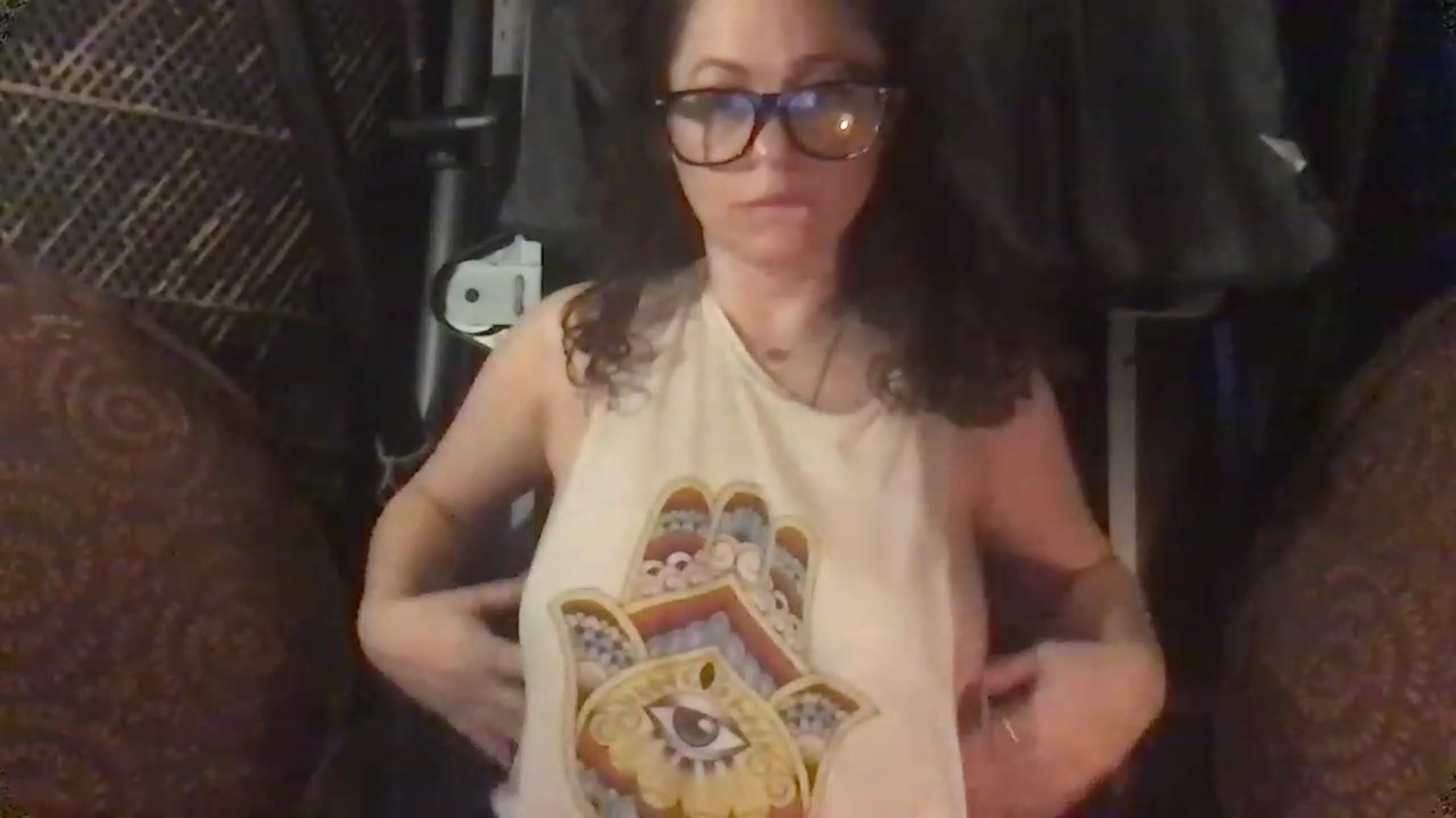 Gallery image thumbnail from Fifilarue1313's myfreecams stream on, 12/06/2022, 11:51 image 10 of 20