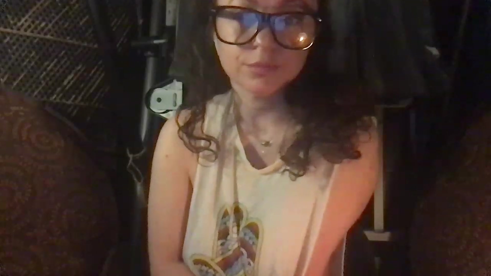 Gallery image thumbnail from Fifilarue1313's myfreecams stream on, 12/06/2022, 11:51 image 6 of 20
