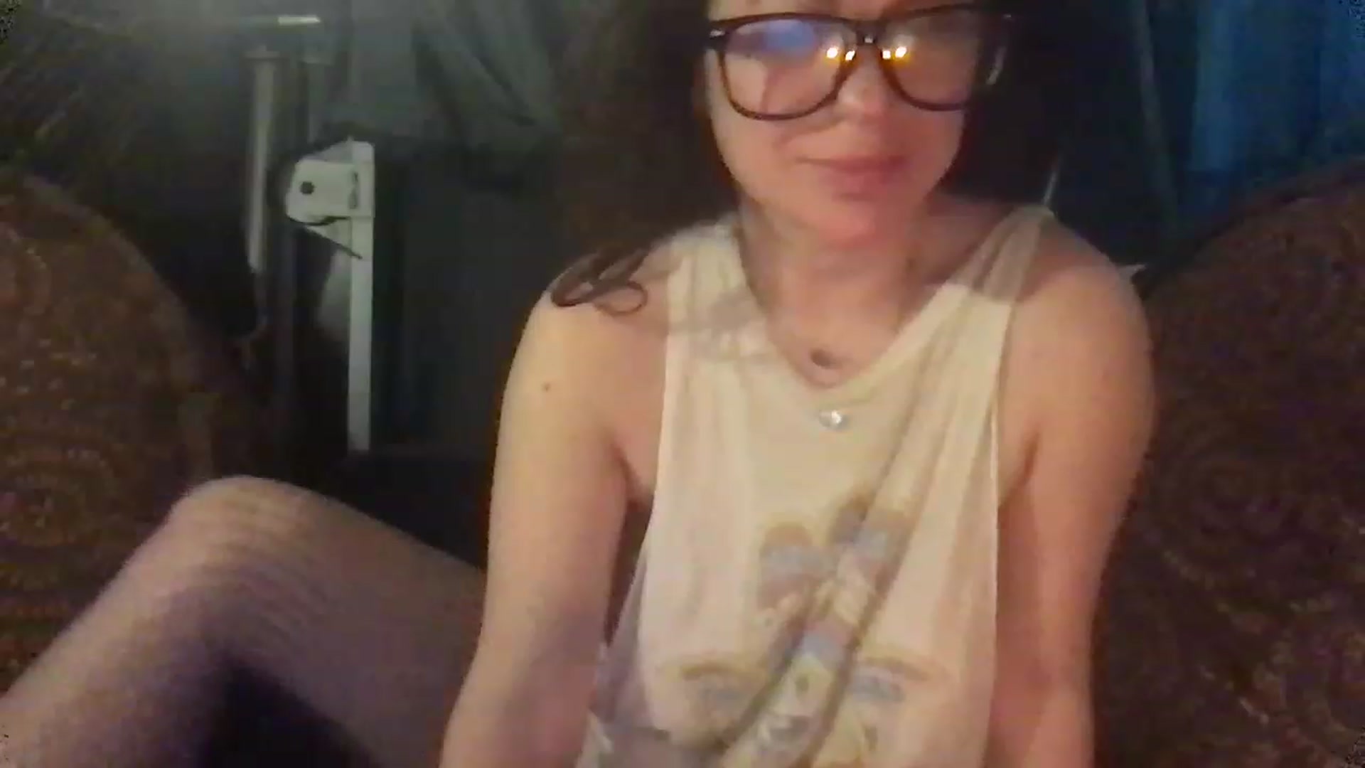 Gallery image thumbnail from Fifilarue1313's myfreecams stream on, 12/07/2022, 20:03 image 15 of 20