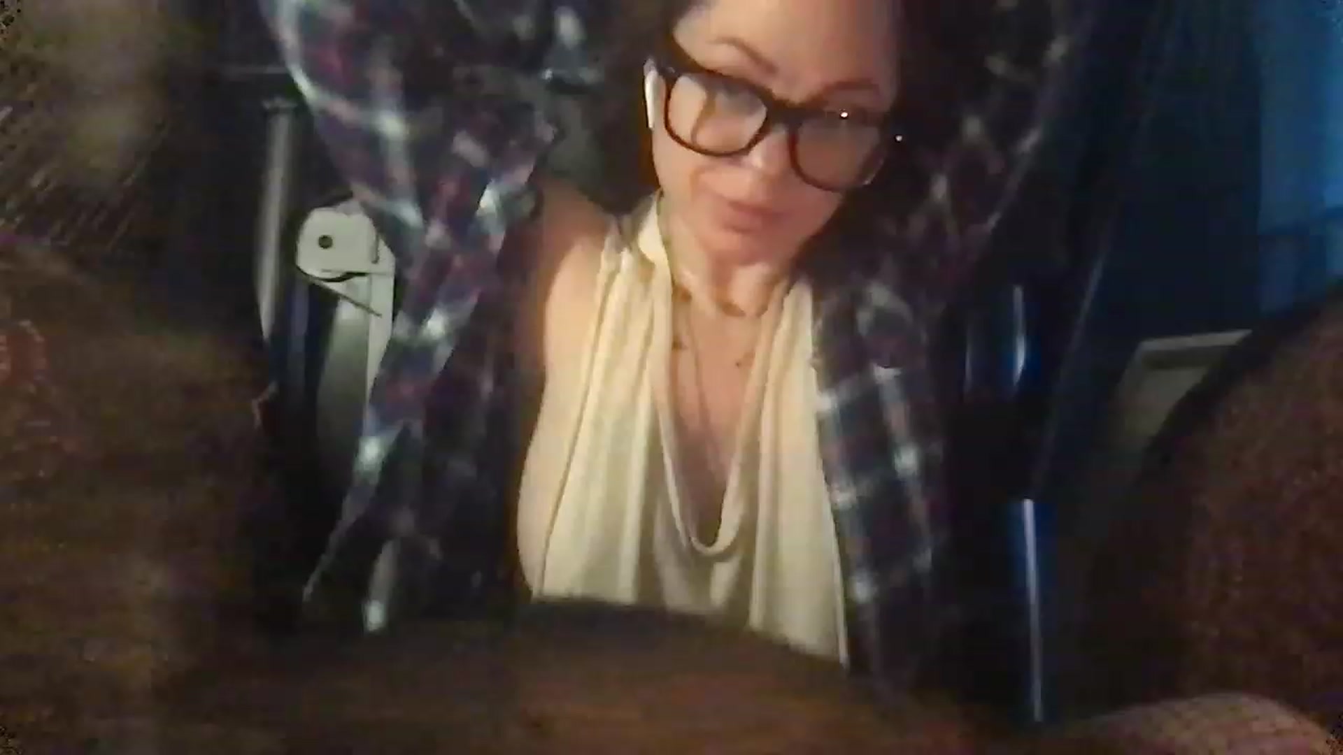 Gallery image thumbnail from Fifilarue1313's myfreecams stream on, 12/09/2022, 17:15 image 1 of 20
