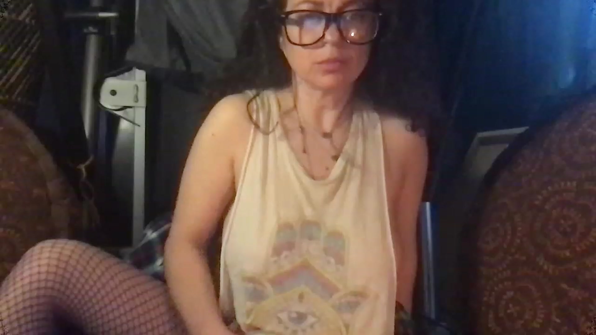 Gallery image thumbnail from Fifilarue1313's myfreecams stream on, 12/09/2022, 17:15 image 15 of 20