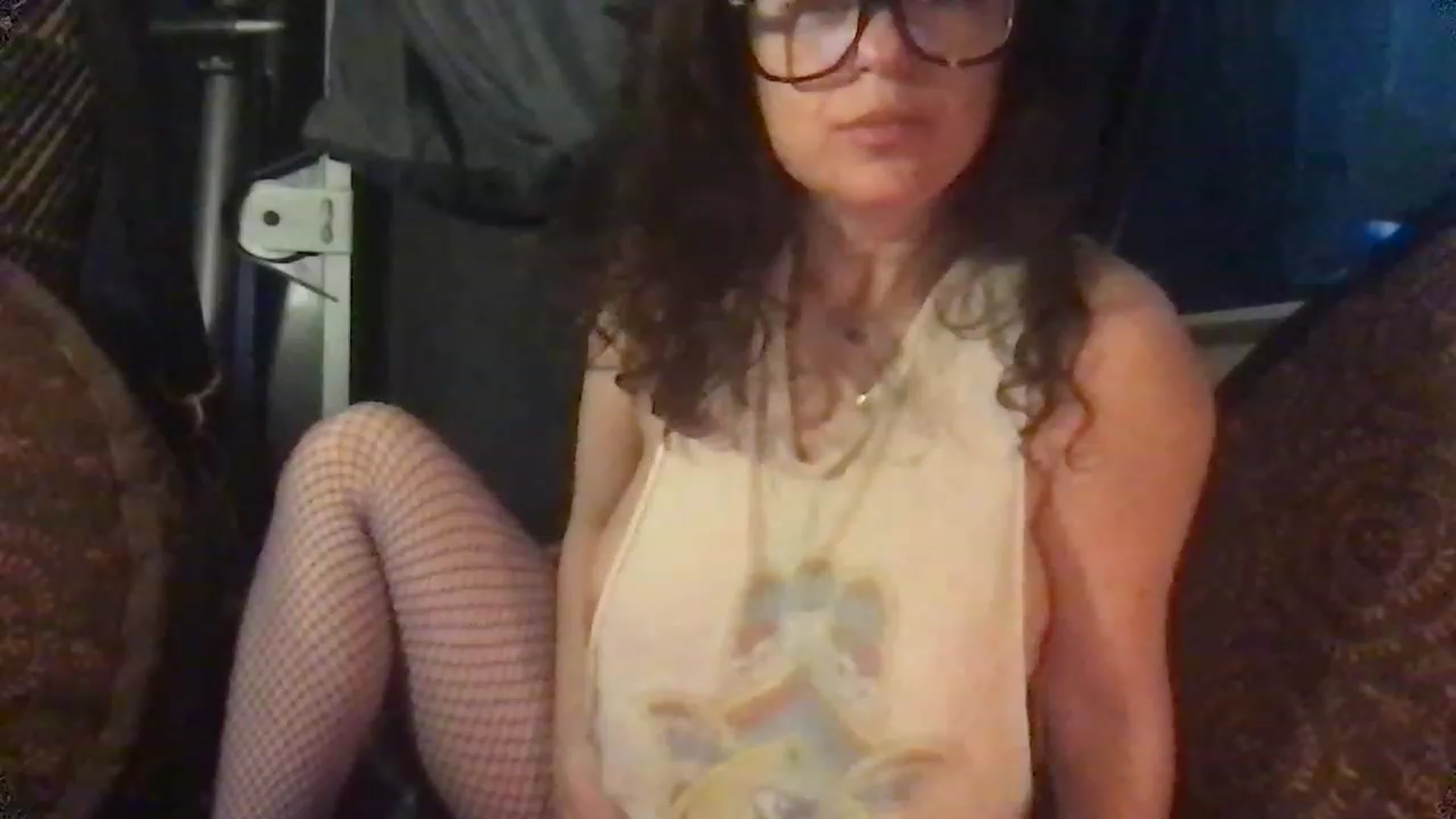 Gallery image thumbnail from Fifilarue1313's myfreecams stream on, 12/09/2022, 17:15 image 19 of 20