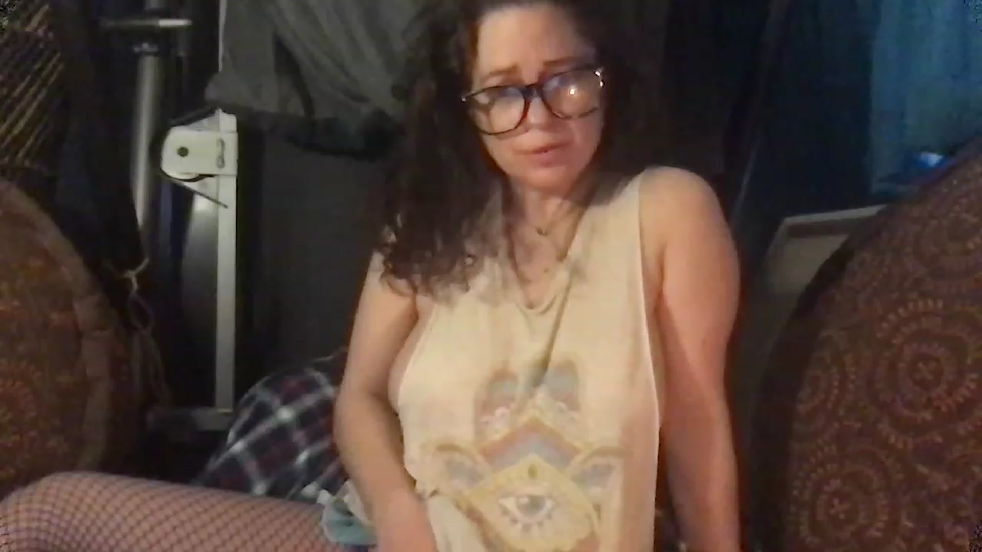 Gallery image thumbnail from Fifilarue1313's myfreecams stream on, 12/09/2022, 17:15 image 17 of 20