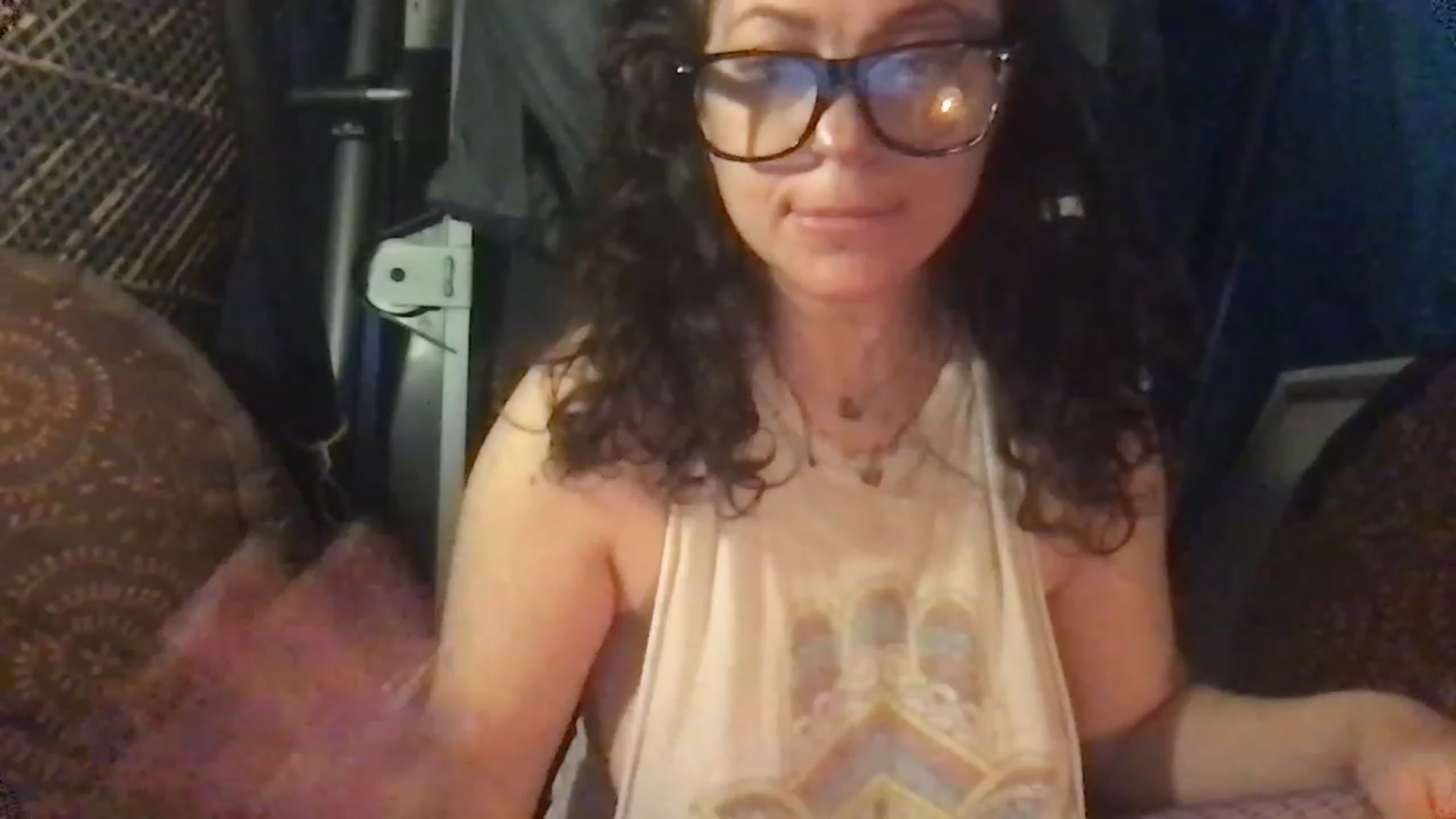 Gallery image thumbnail from Fifilarue1313's myfreecams stream on, 12/09/2022, 17:52 image 4 of 20