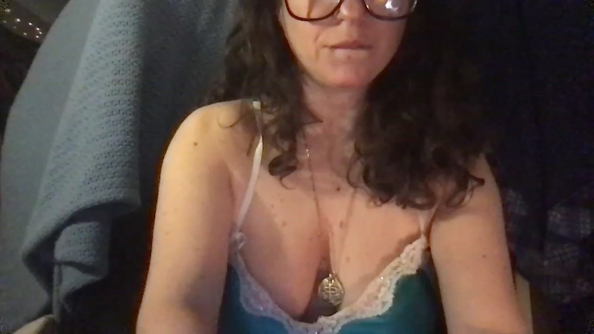 Gallery image thumbnail from Fifilarue1313's myfreecams stream on, 12/23/2022, 14:32 image 4 of 20
