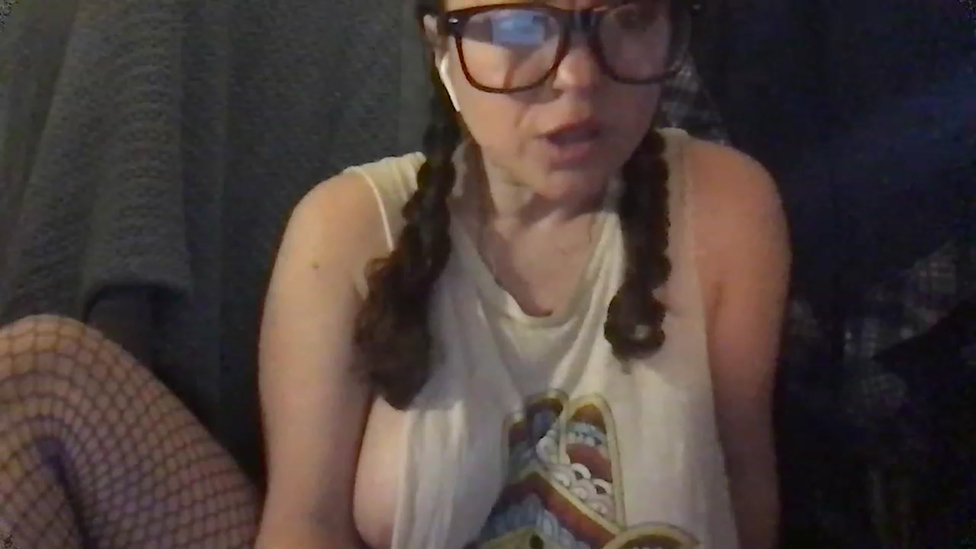 Gallery image thumbnail from Fifilarue1313's myfreecams stream on, 12/24/2022, 13:26 image 6 of 20