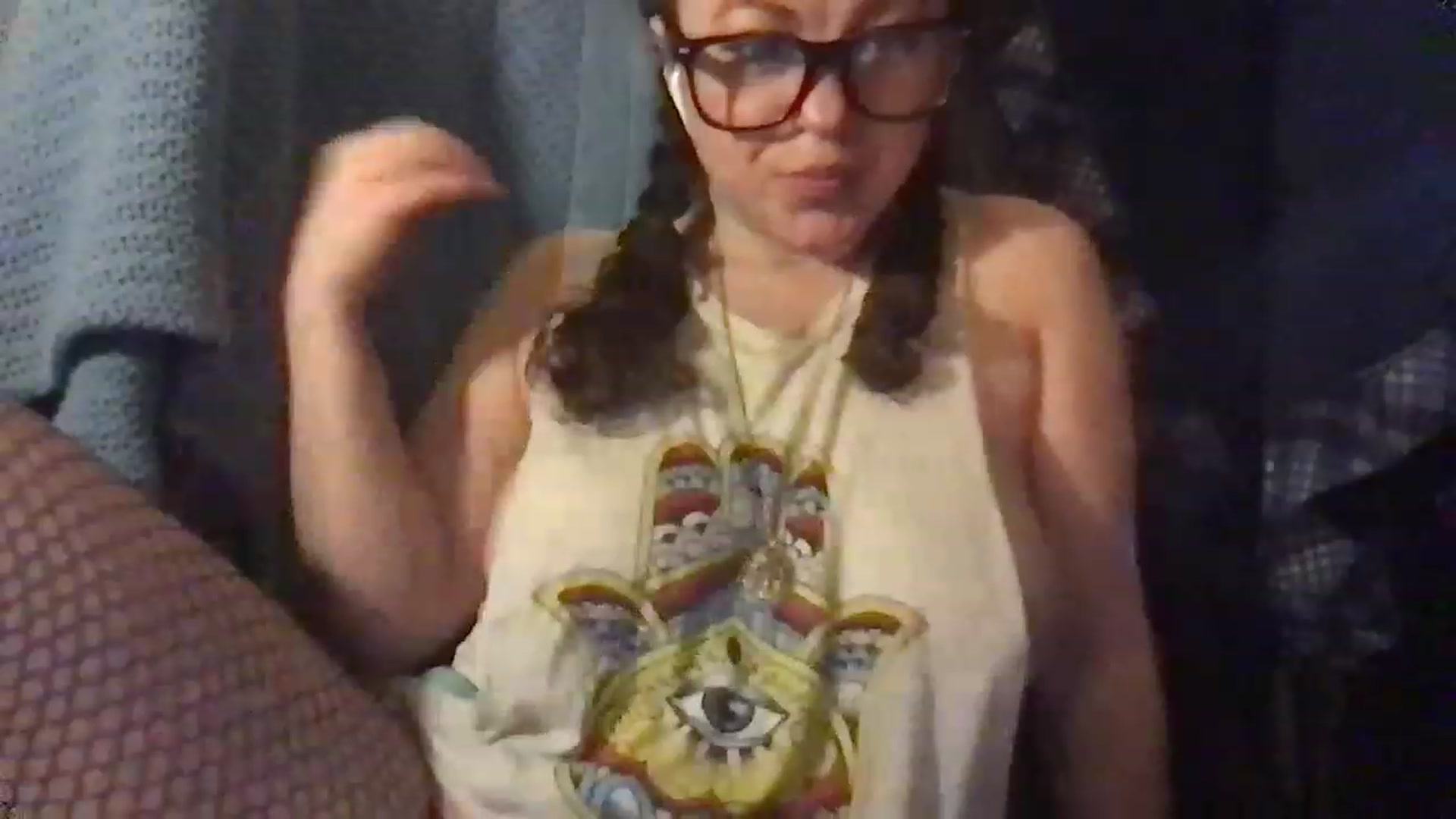 Gallery image thumbnail from Fifilarue1313's myfreecams stream on, 12/24/2022, 13:26 image 15 of 20