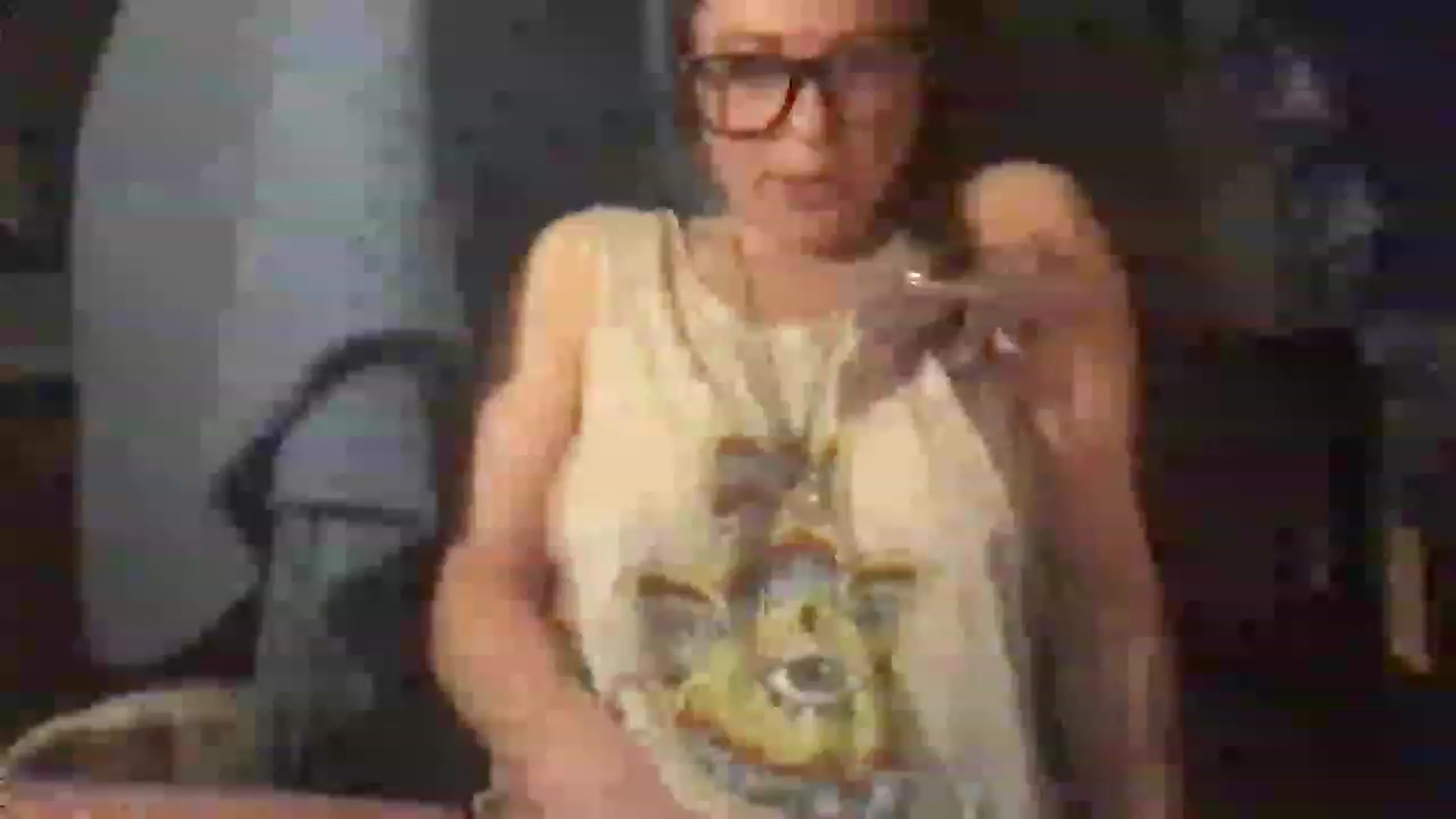 Gallery image thumbnail from Fifilarue1313's myfreecams stream on, 12/25/2022, 12:21 image 11 of 20