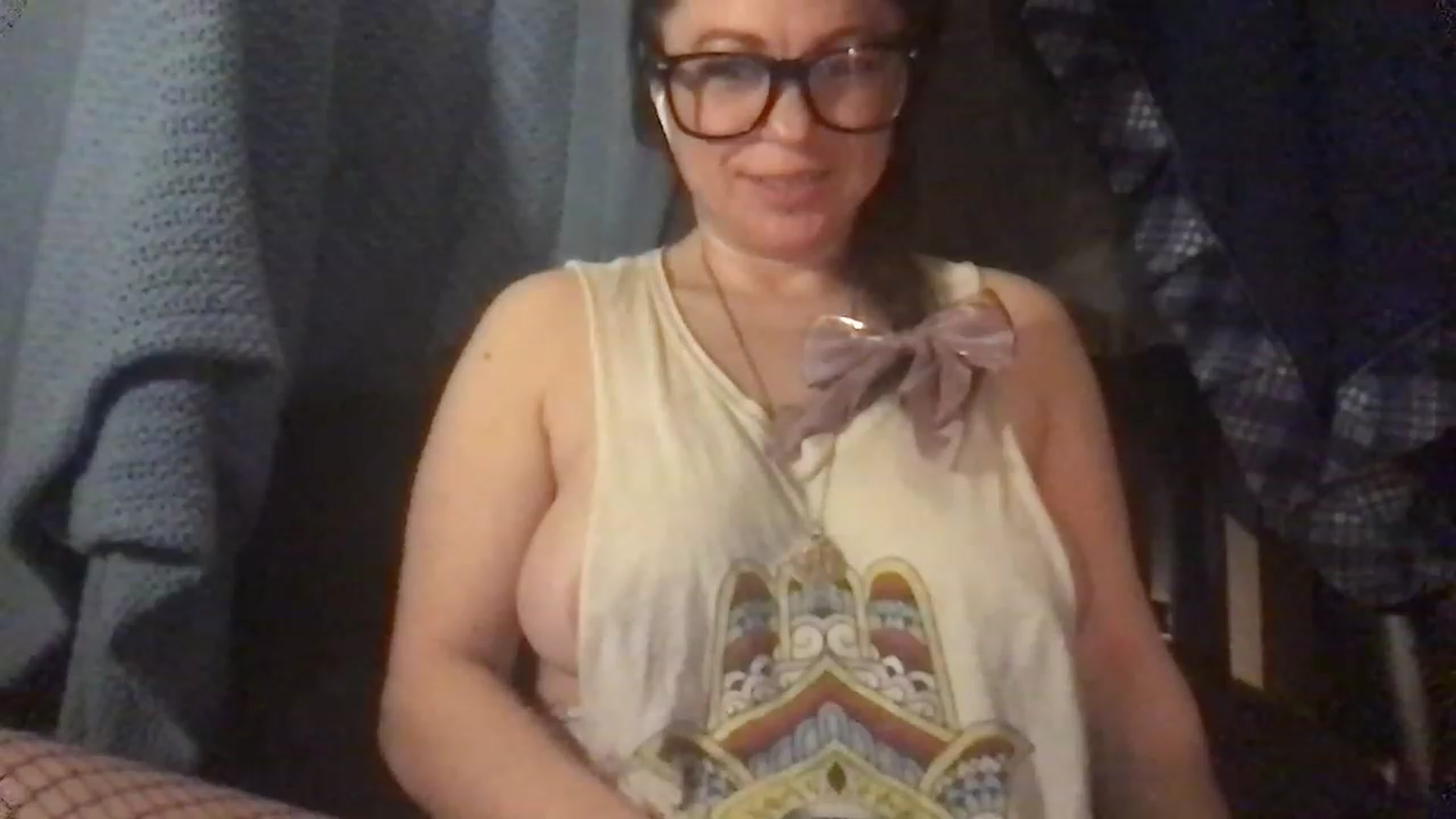 Gallery image thumbnail from Fifilarue1313's myfreecams stream on, 12/25/2022, 12:21 image 2 of 20