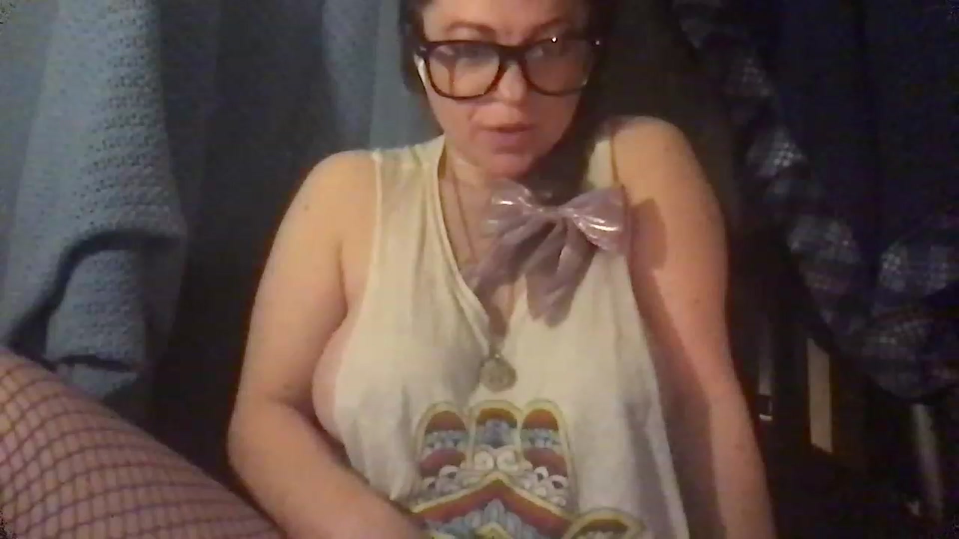 Gallery image thumbnail from Fifilarue1313's myfreecams stream on, 12/25/2022, 12:21 image 5 of 20