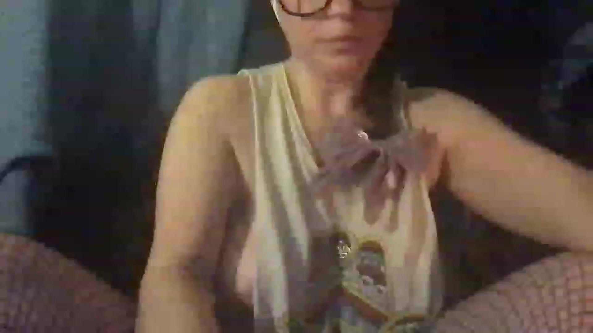 Gallery image thumbnail from Fifilarue1313's myfreecams stream on, 12/25/2022, 12:21 image 15 of 20