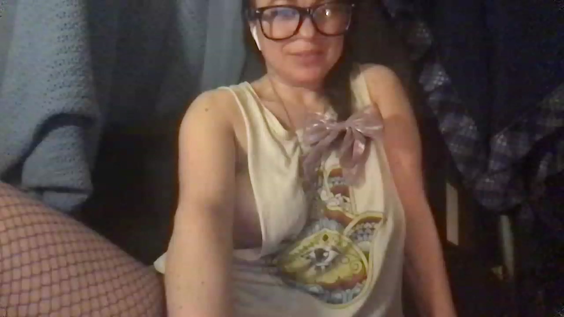 Gallery image thumbnail from Fifilarue1313's myfreecams stream on, 12/25/2022, 12:21 image 10 of 20