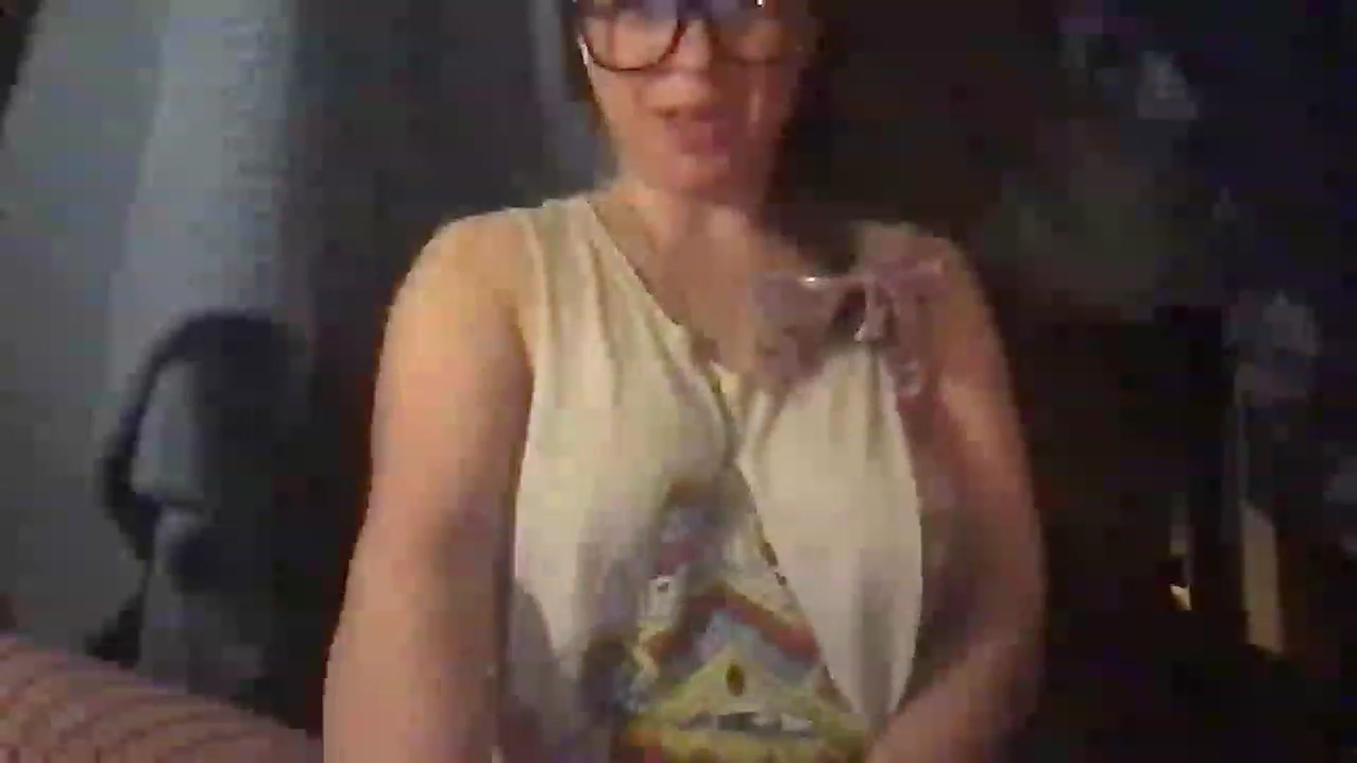 Gallery image thumbnail from Fifilarue1313's myfreecams stream on, 12/25/2022, 12:42 image 16 of 20