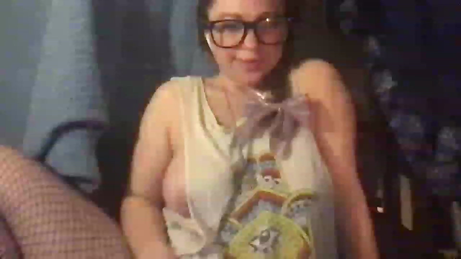 Gallery image thumbnail from Fifilarue1313's myfreecams stream on, 12/25/2022, 12:42 image 12 of 20