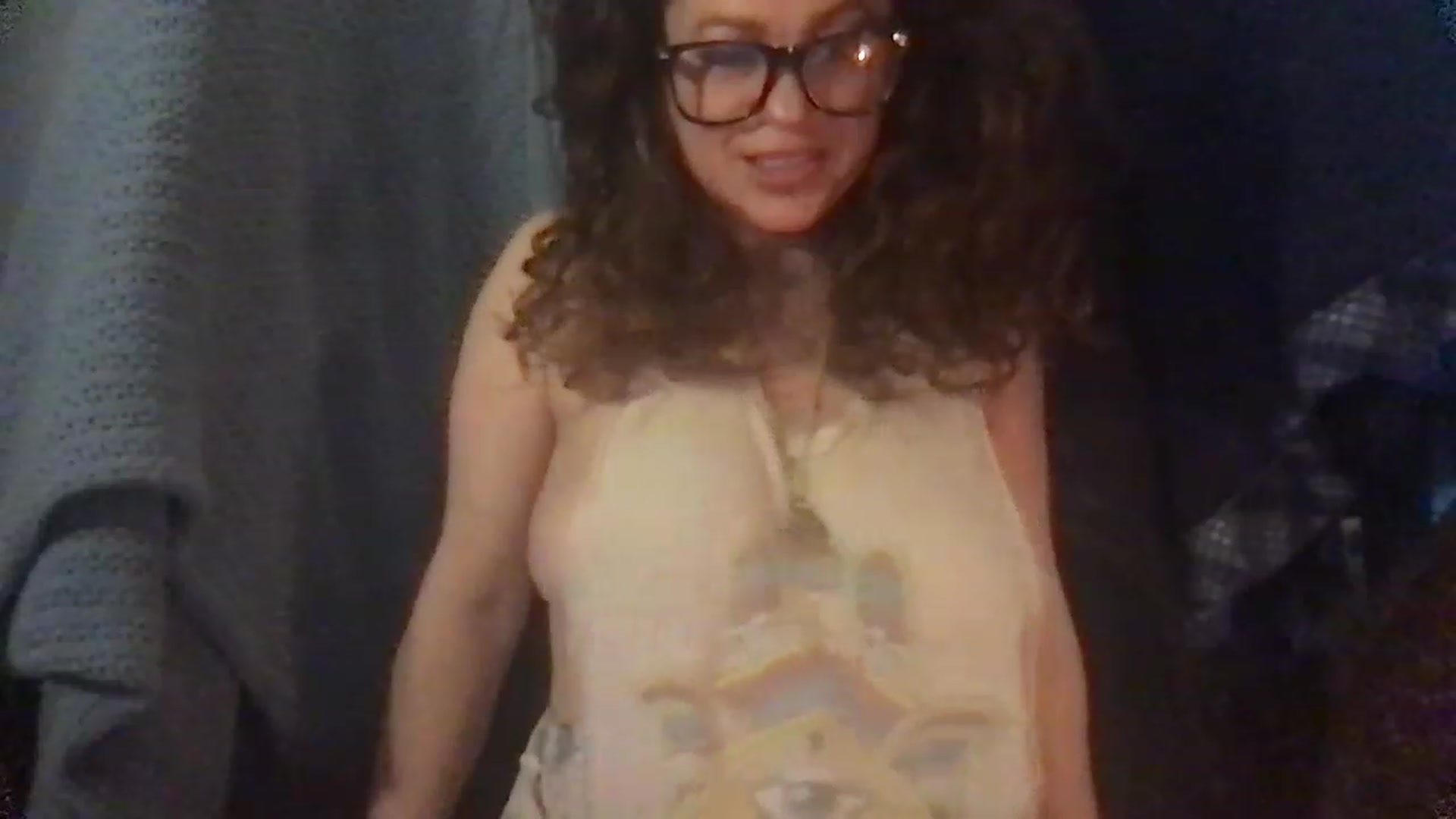 Gallery image thumbnail from Fifilarue1313's myfreecams stream on, 12/29/2022, 13:15 image 17 of 20