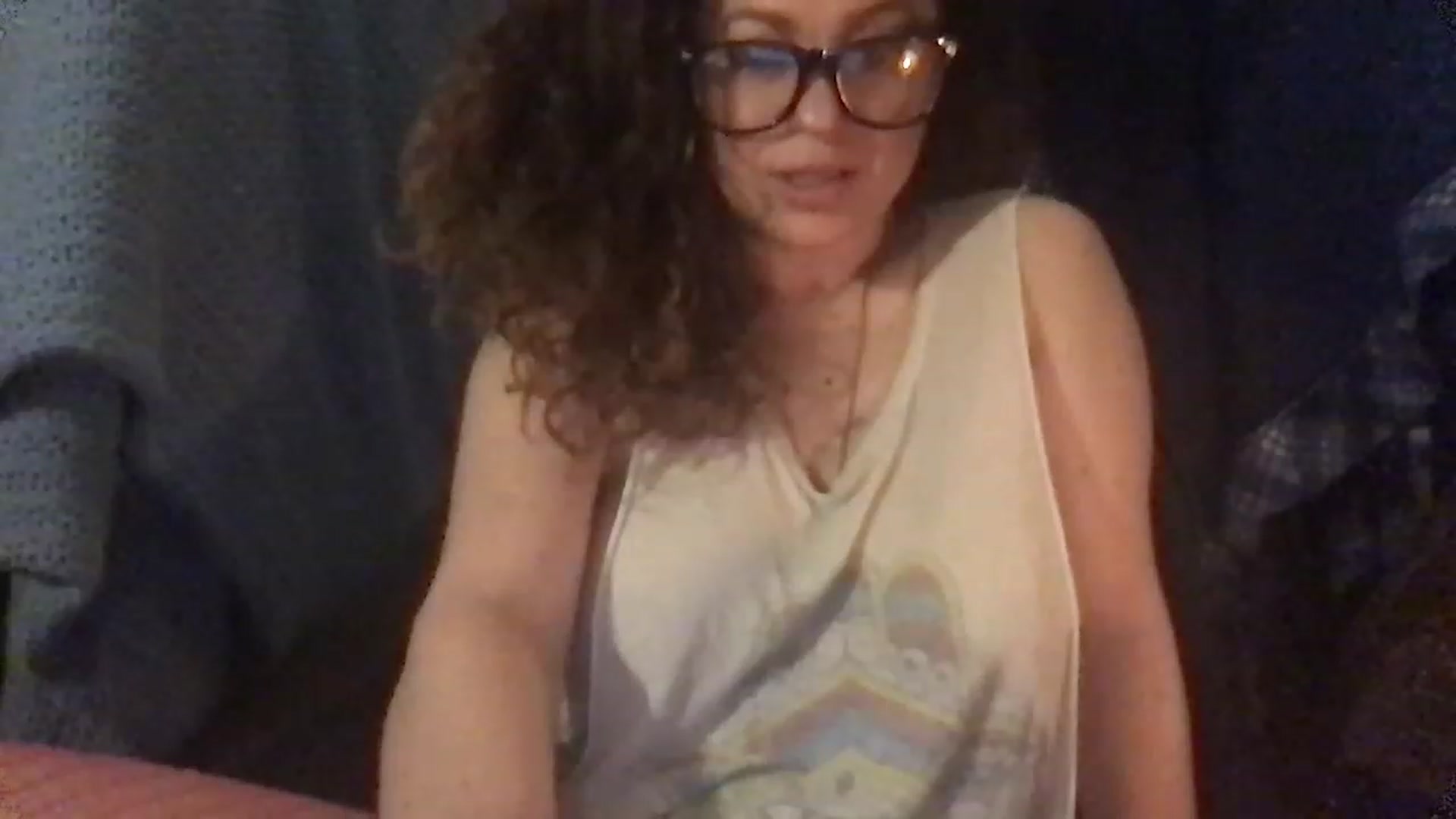 Gallery image thumbnail from Fifilarue1313's myfreecams stream on, 12/29/2022, 13:15 image 13 of 20