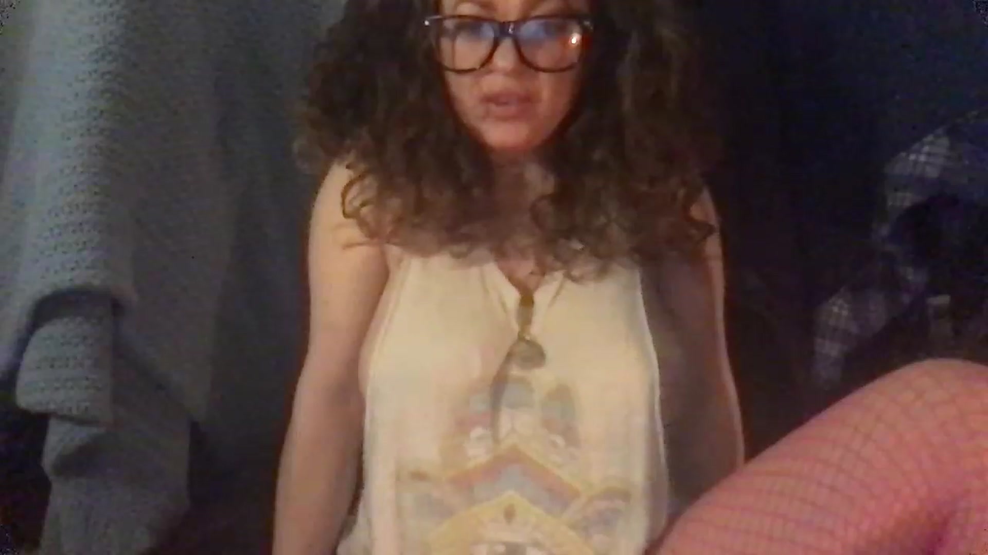 Gallery image thumbnail from Fifilarue1313's myfreecams stream on, 12/29/2022, 13:15 image 20 of 20
