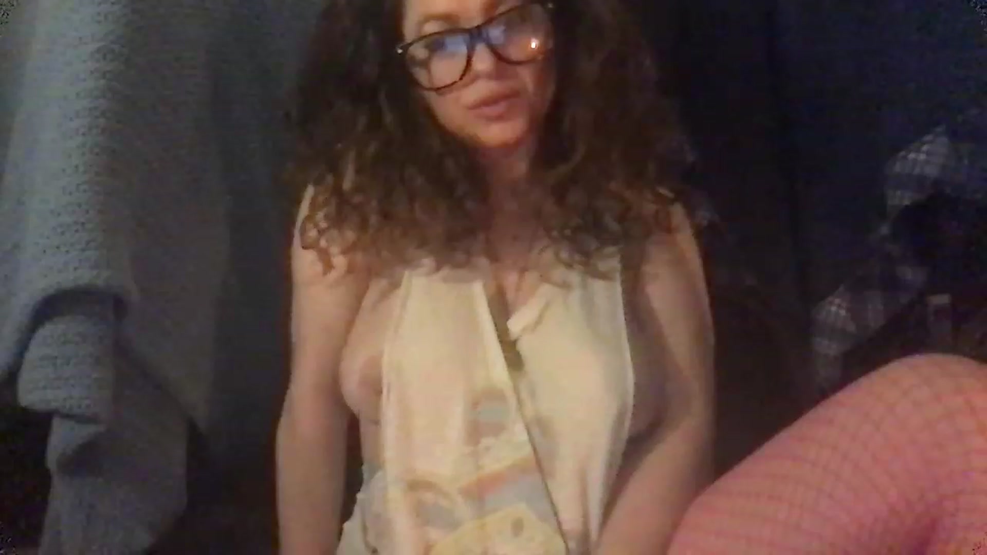 Gallery image thumbnail from Fifilarue1313's myfreecams stream on, 12/29/2022, 13:15 image 19 of 20