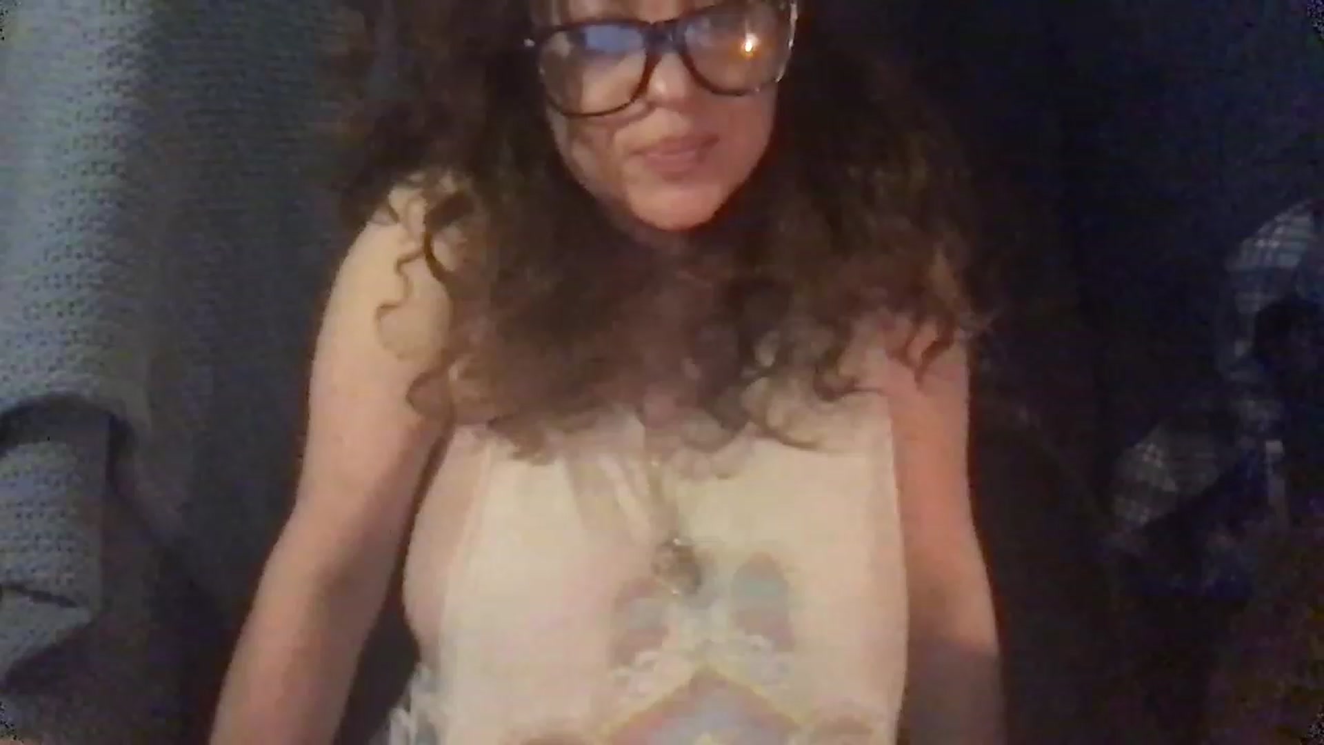Gallery image thumbnail from Fifilarue1313's myfreecams stream on, 12/29/2022, 13:49 image 9 of 20