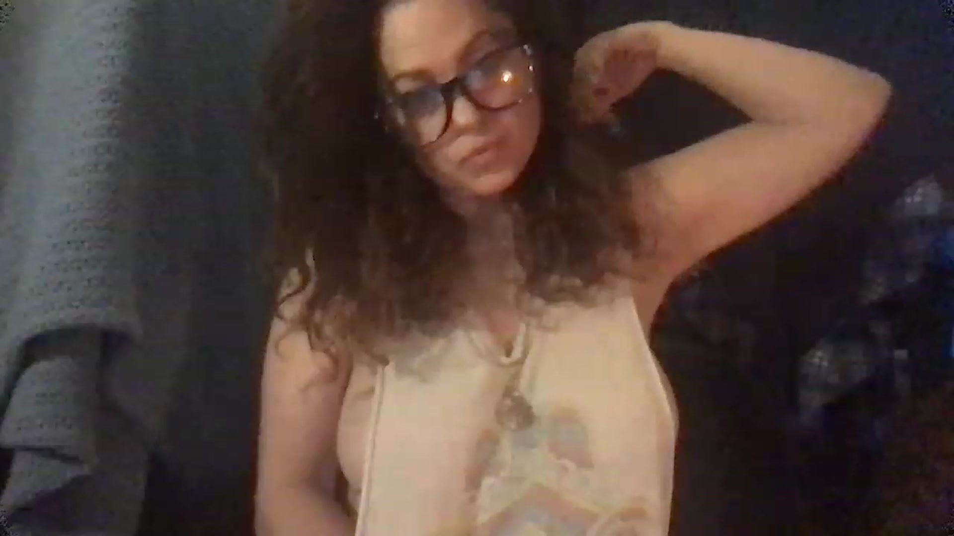 Gallery image thumbnail from Fifilarue1313's myfreecams stream on, 12/29/2022, 13:49 image 15 of 20