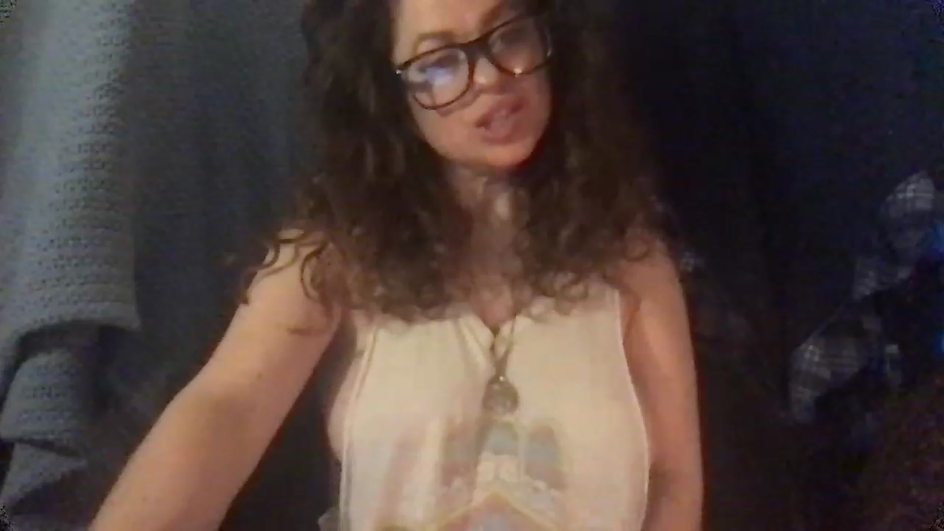 Gallery image thumbnail from Fifilarue1313's myfreecams stream on, 12/29/2022, 13:49 image 16 of 20